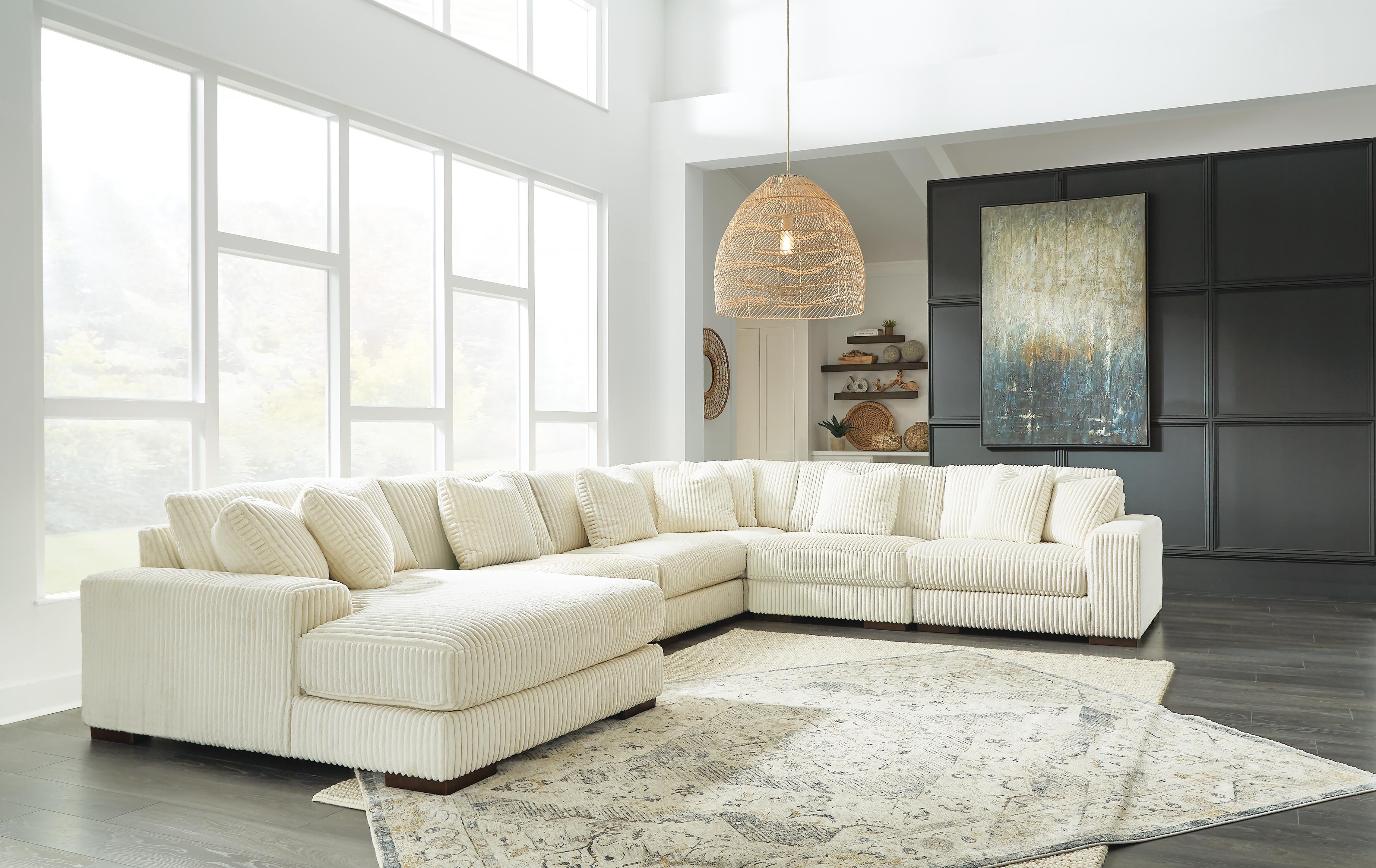 Lindyn Sectional with Chaise - Luxury Home Furniture (MI)