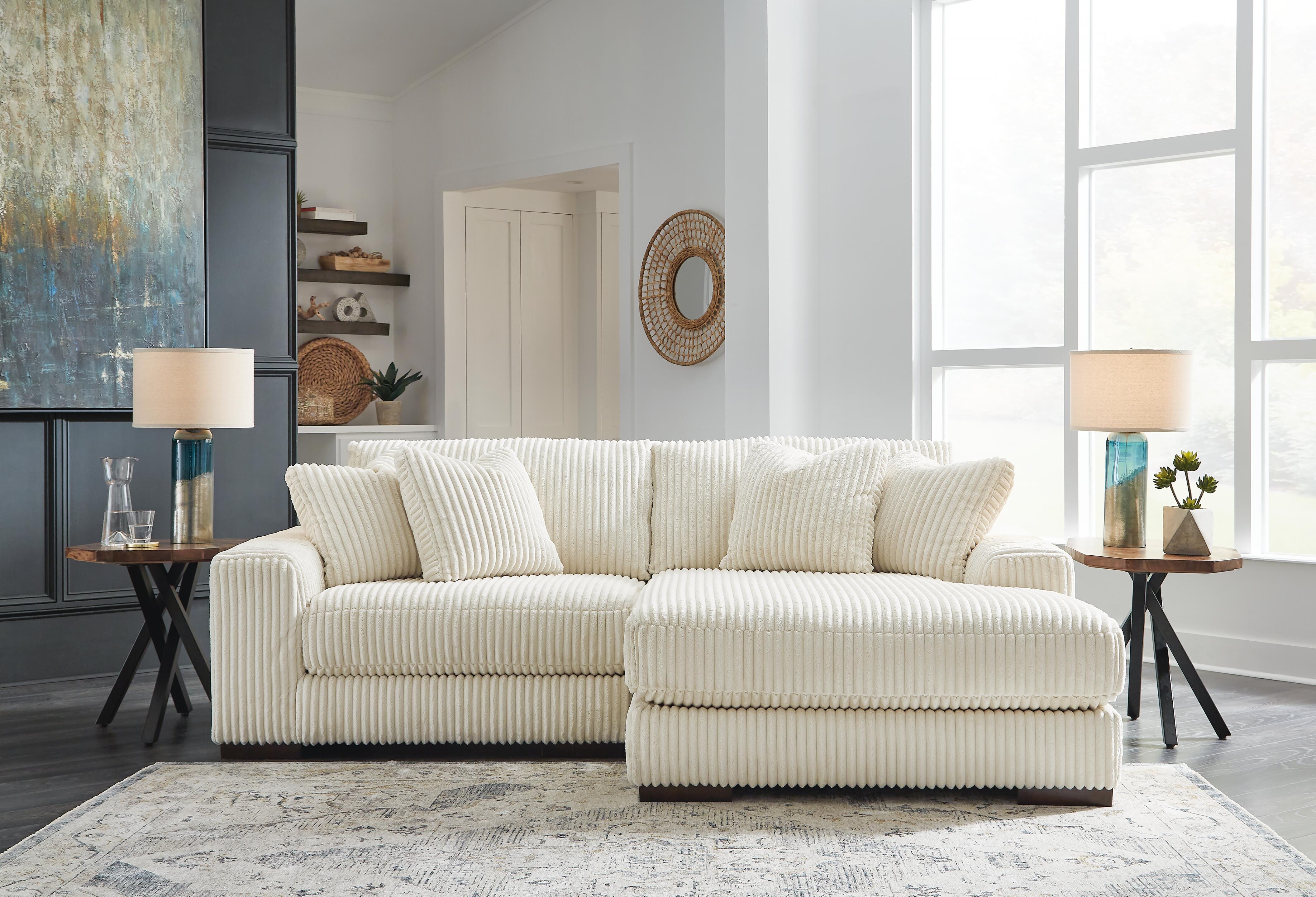 Lindyn Sectional with Chaise - Luxury Home Furniture (MI)