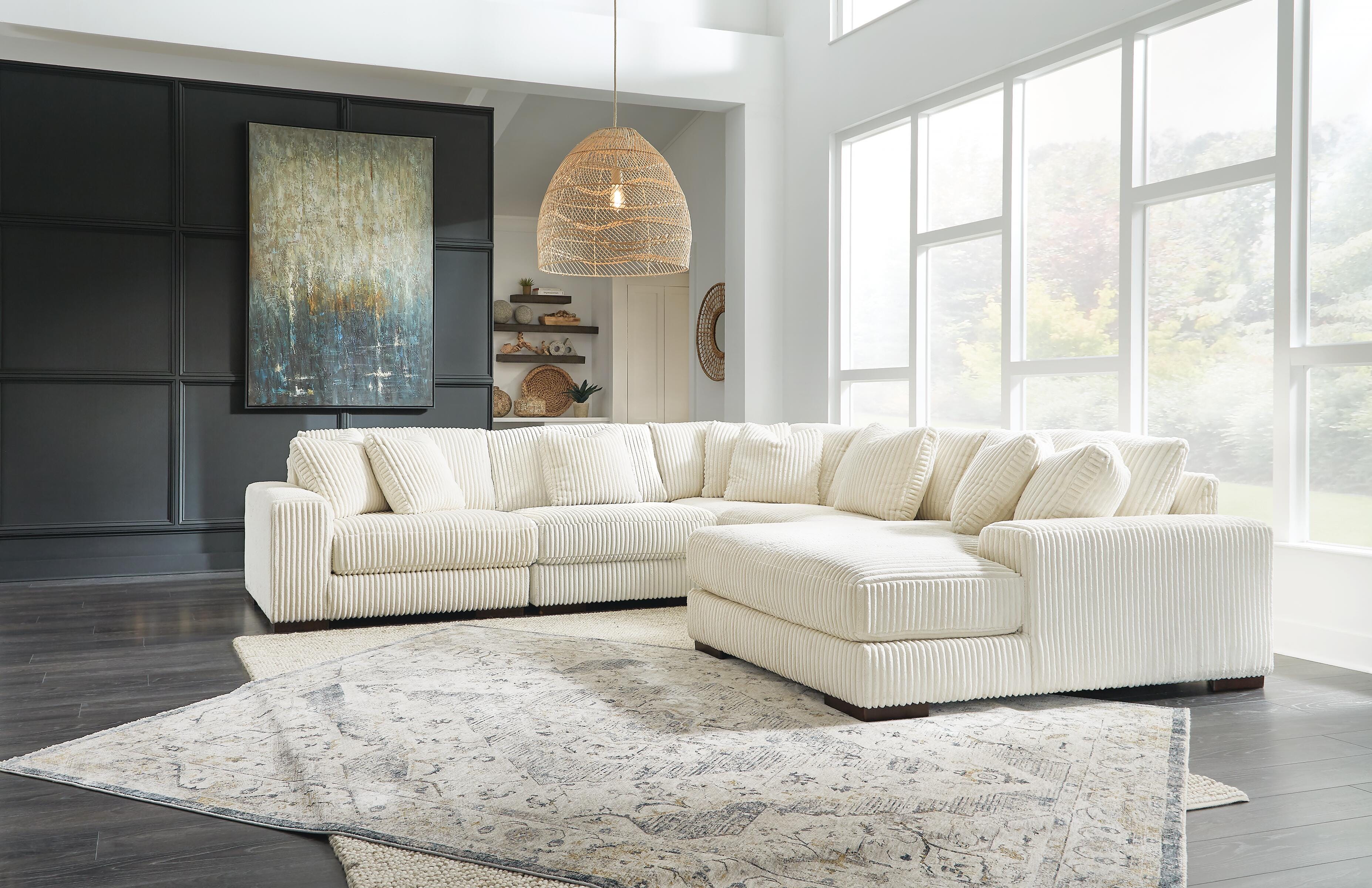 Lindyn Sectional with Chaise - Luxury Home Furniture (MI)