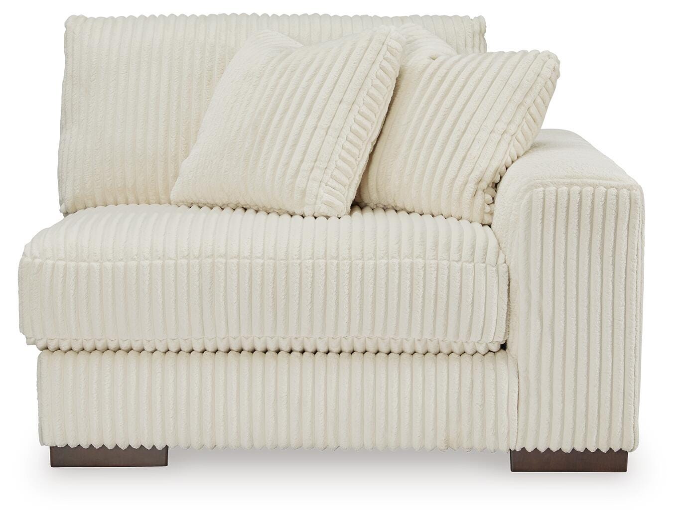 Lindyn Sectional - Luxury Home Furniture (MI)