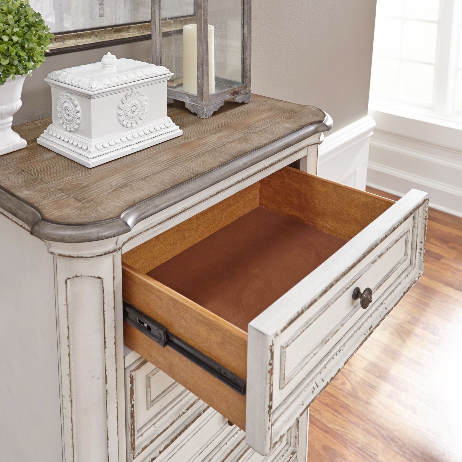 Magnolia Manor Lingerie Chest in Antique White - Luxury Home Furniture (MI)