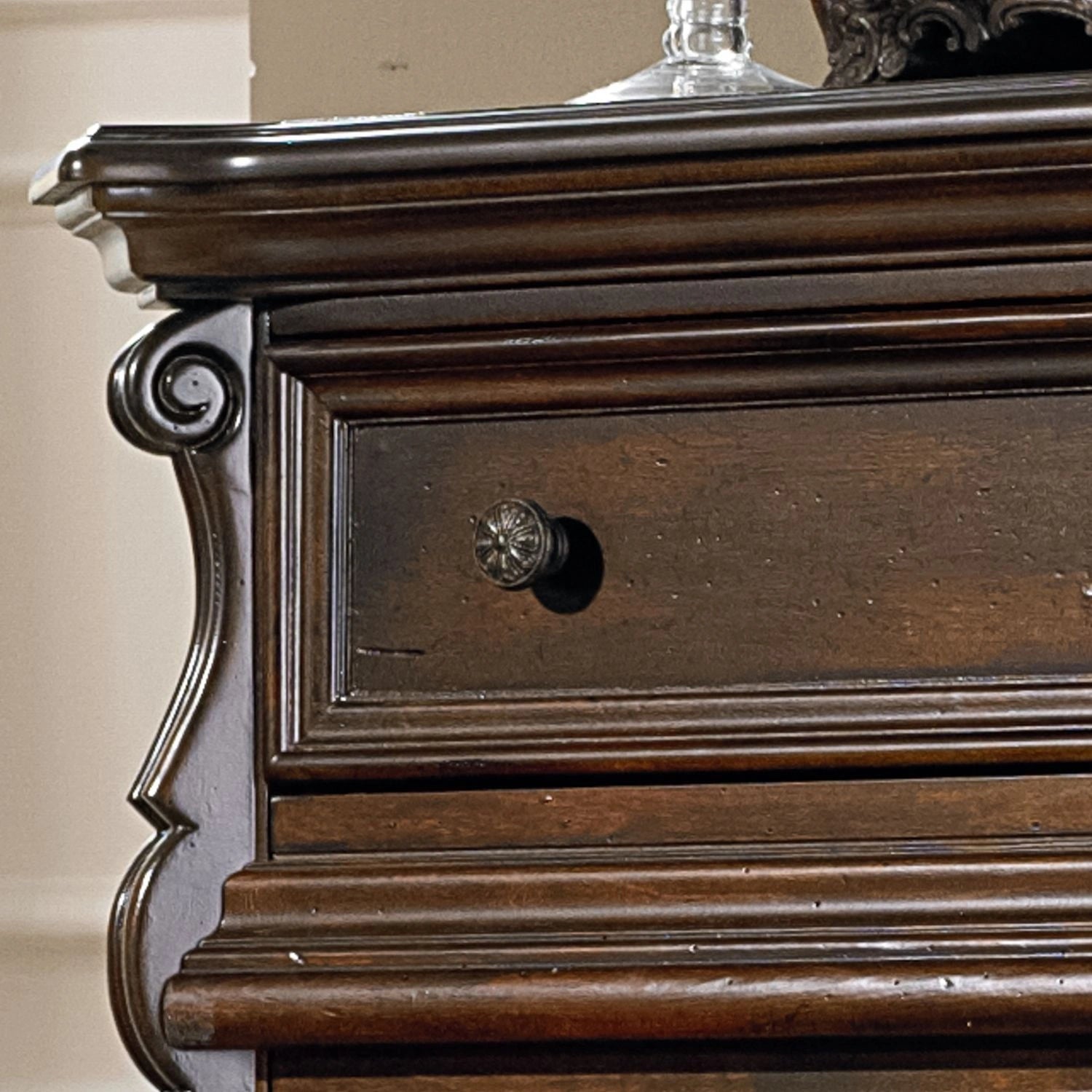 Arbor Place Chest image