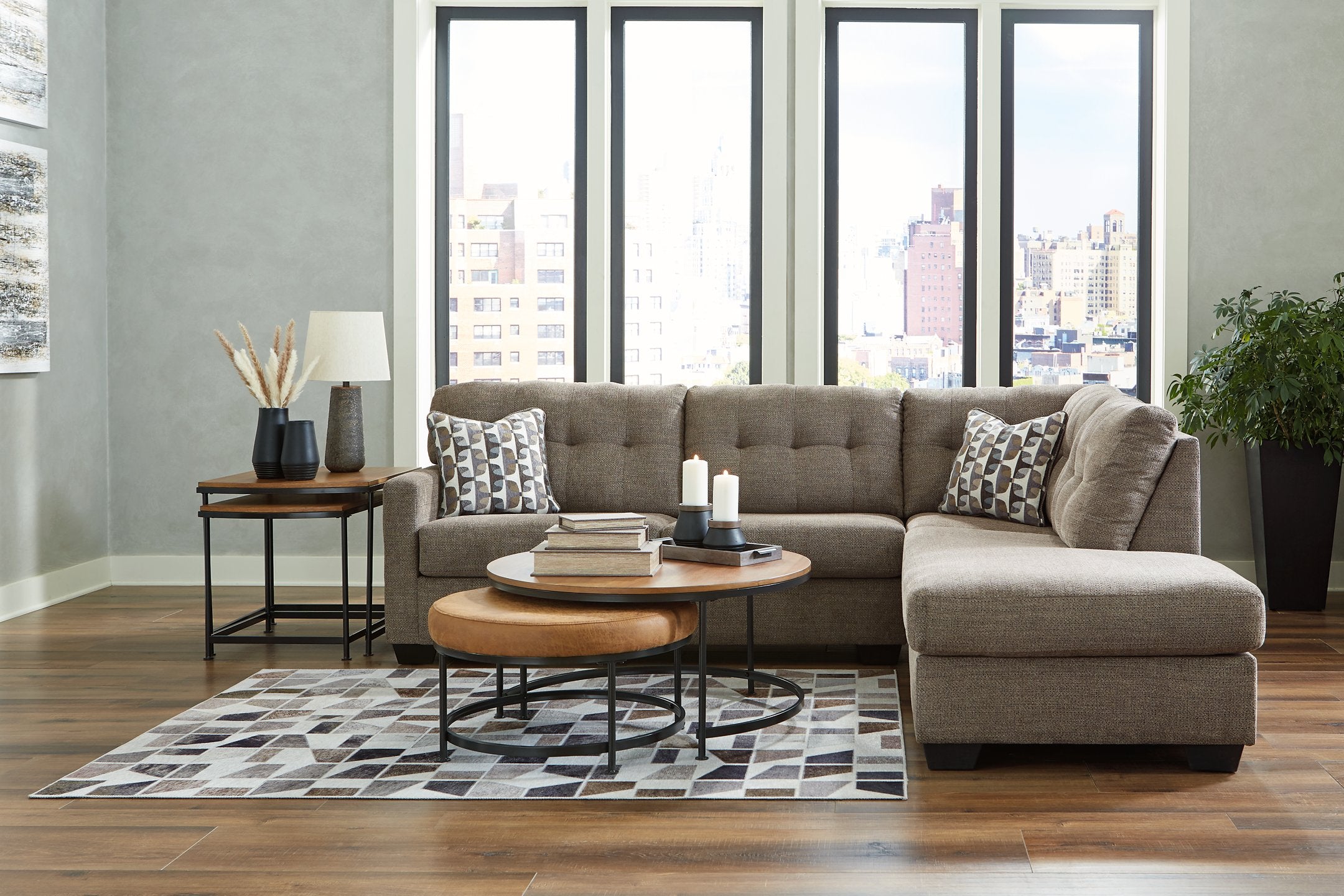 Mahoney 2-Piece Sectional with Chaise