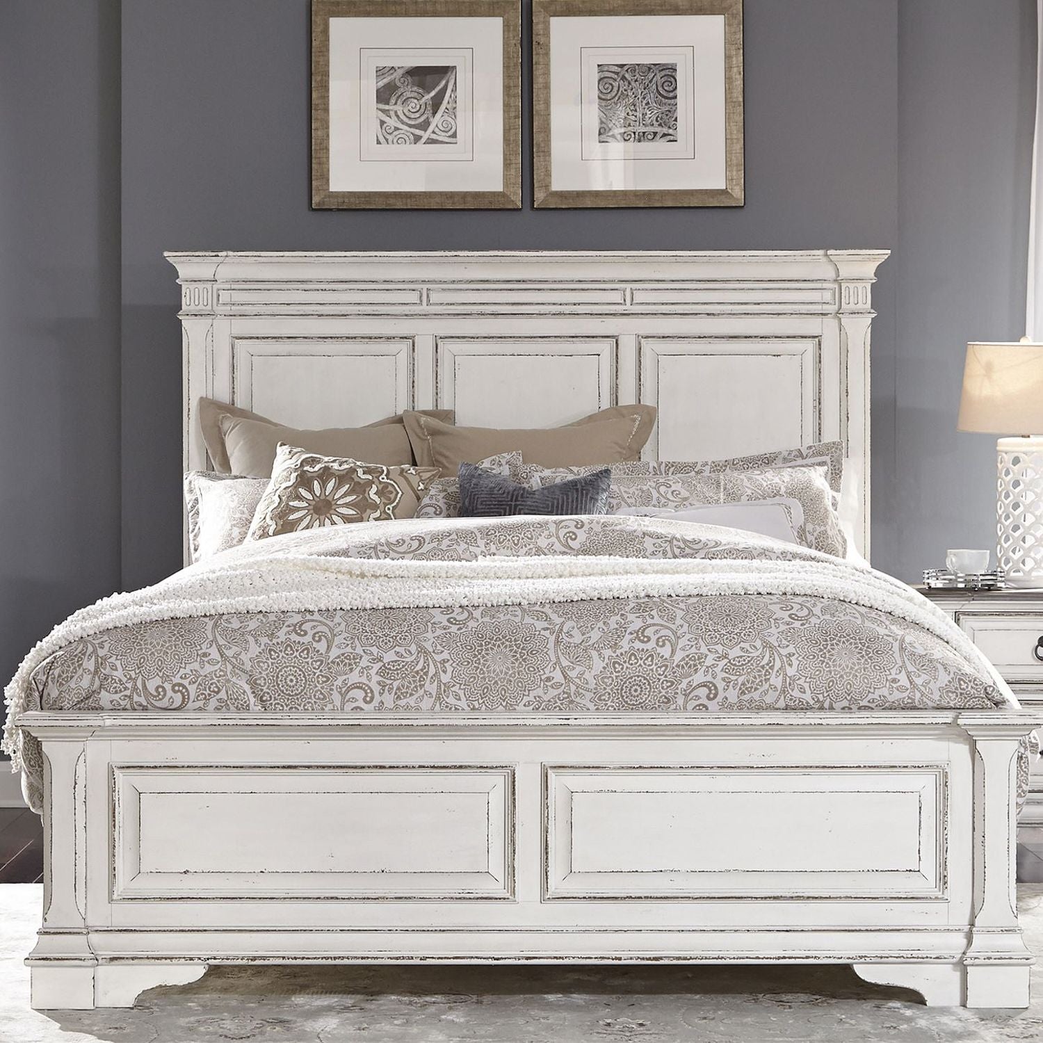 Abbey Park King Panel Bed image