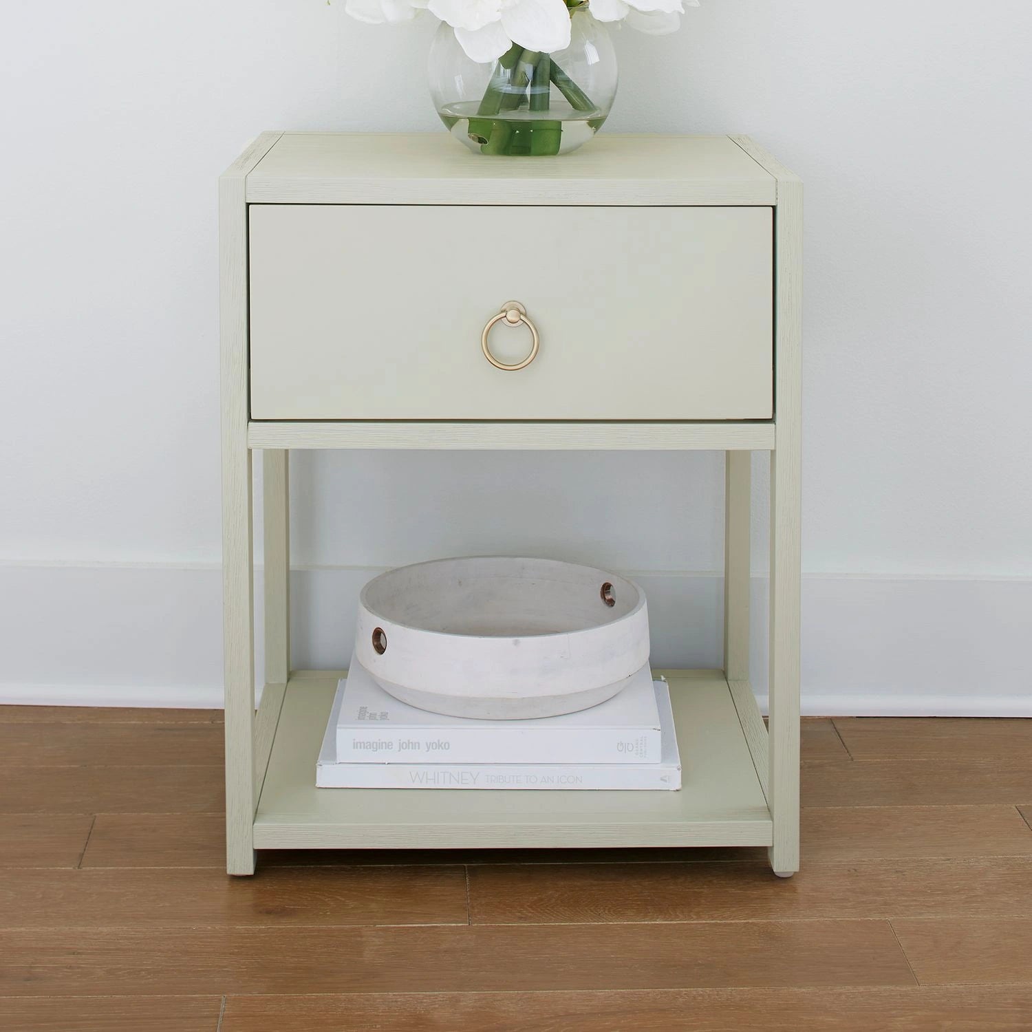 East End 1 Shelf Accent Table image