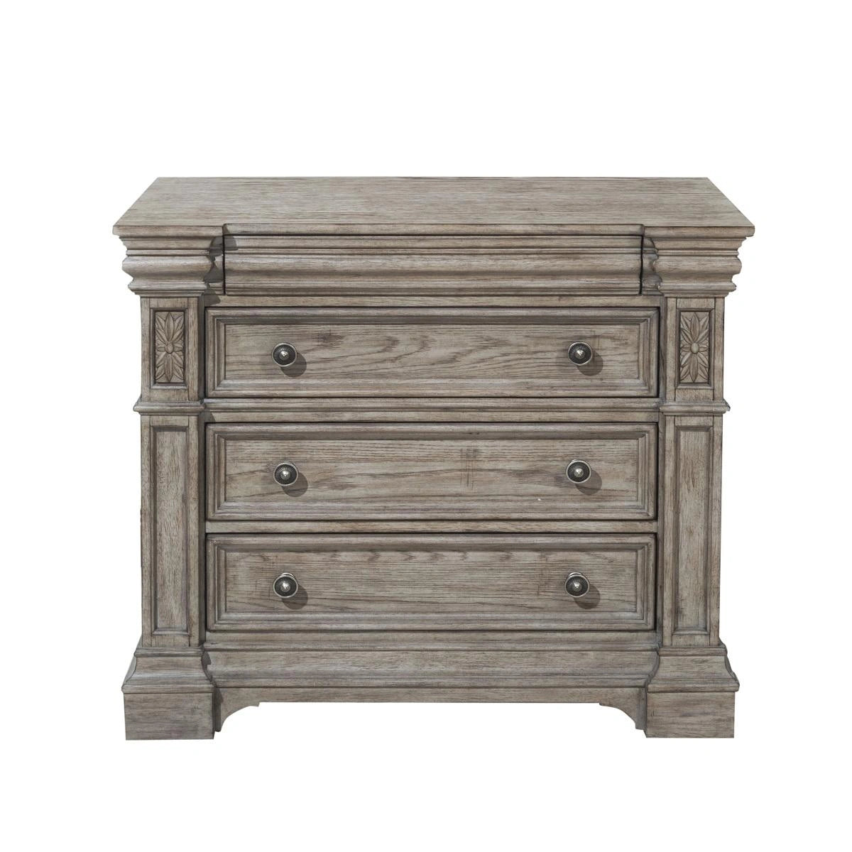 Pulaski Kingsbury Bachelor's Chest������in Gray