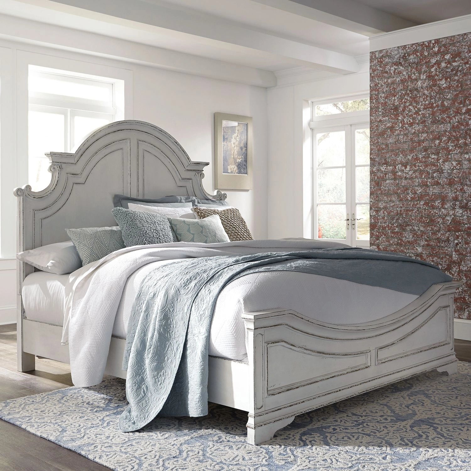 Magnolia Manor Queen Panel Bed image
