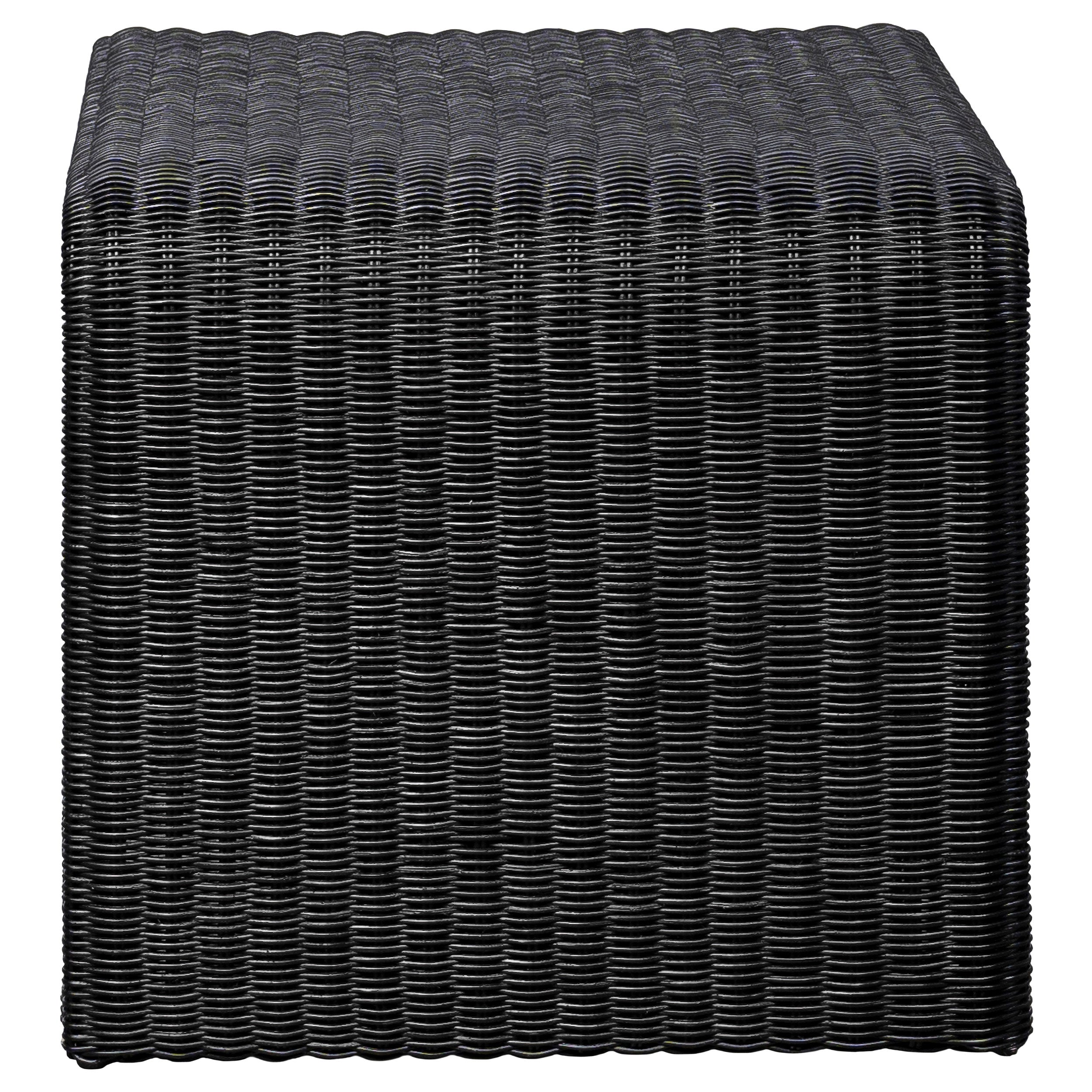Cahya Sets Black