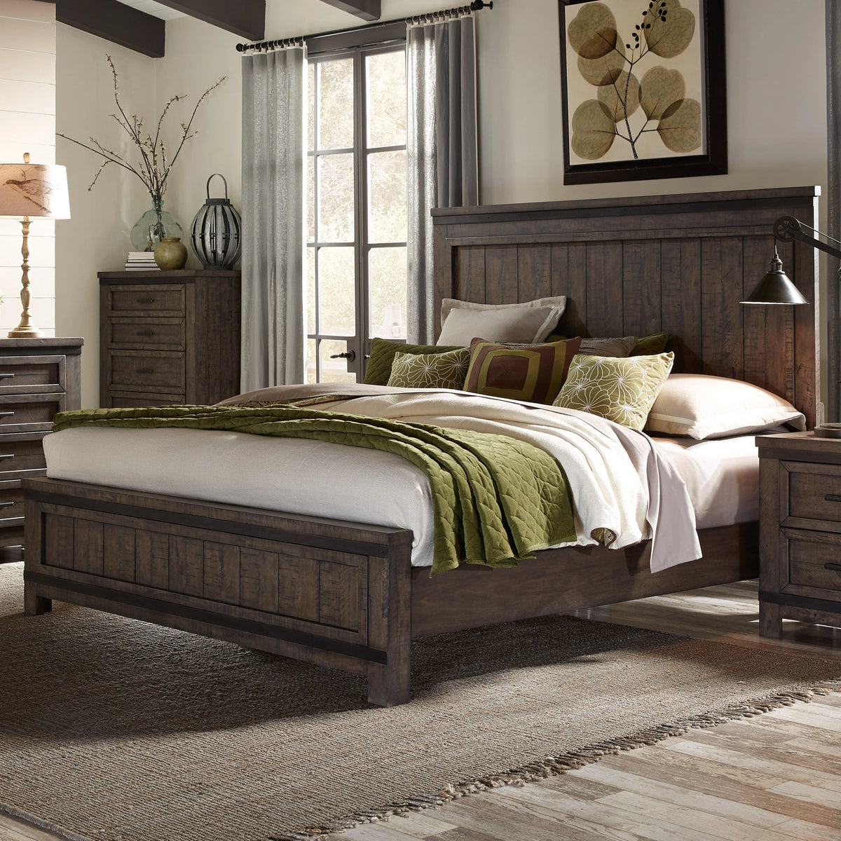Thornwood Hills King California Panel Bed image
