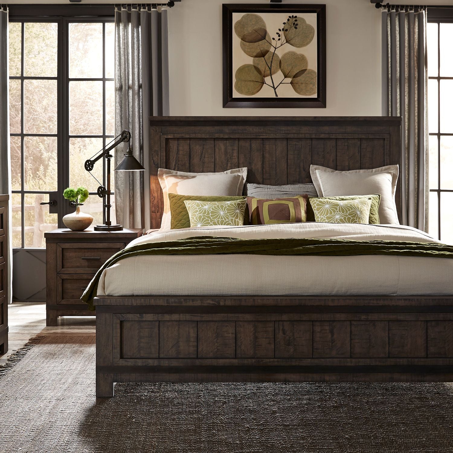 Thornwood Hills King California Panel Bed