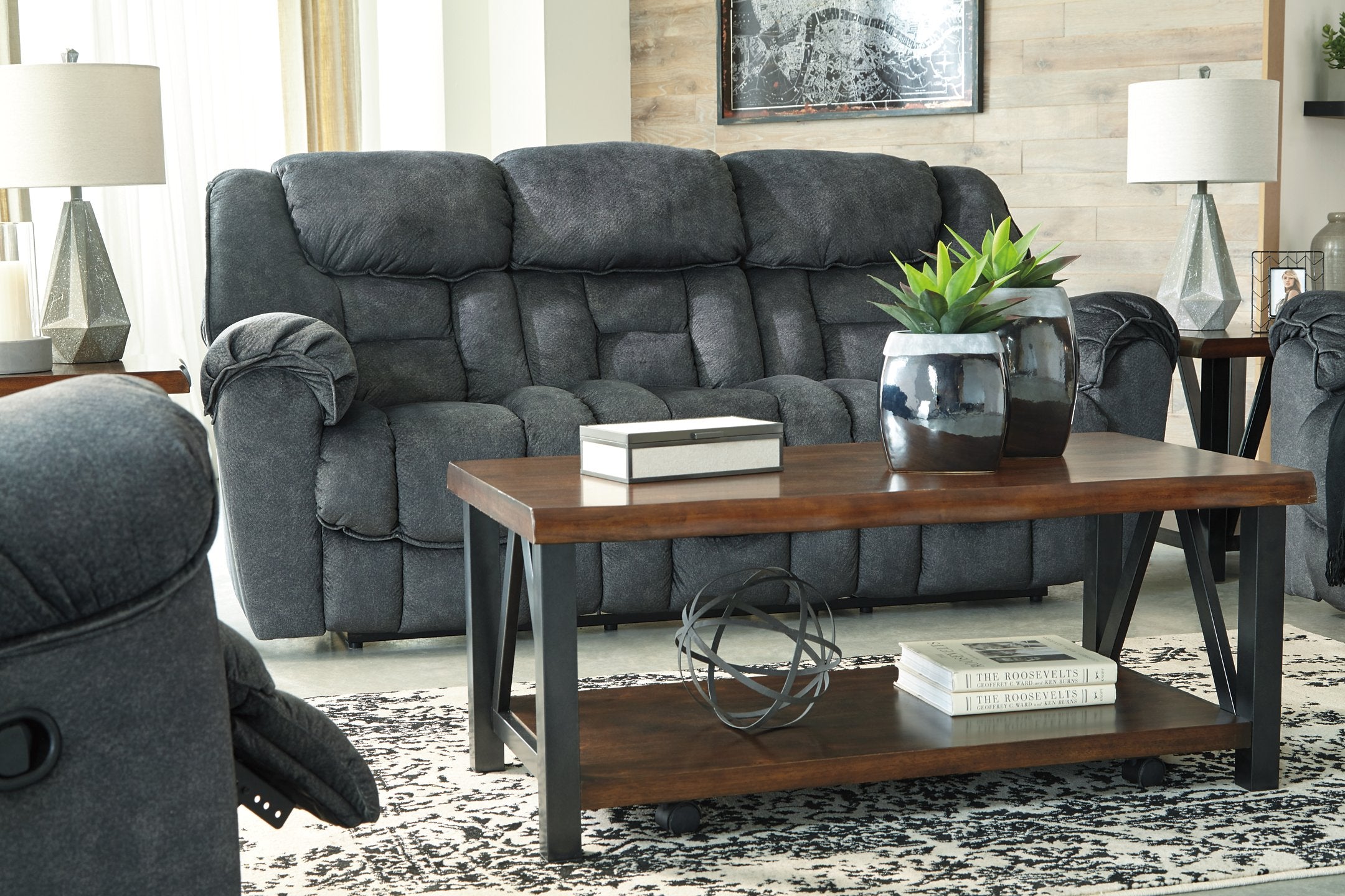 Capehorn Reclining Sofa - Luxury Home Furniture (MI)