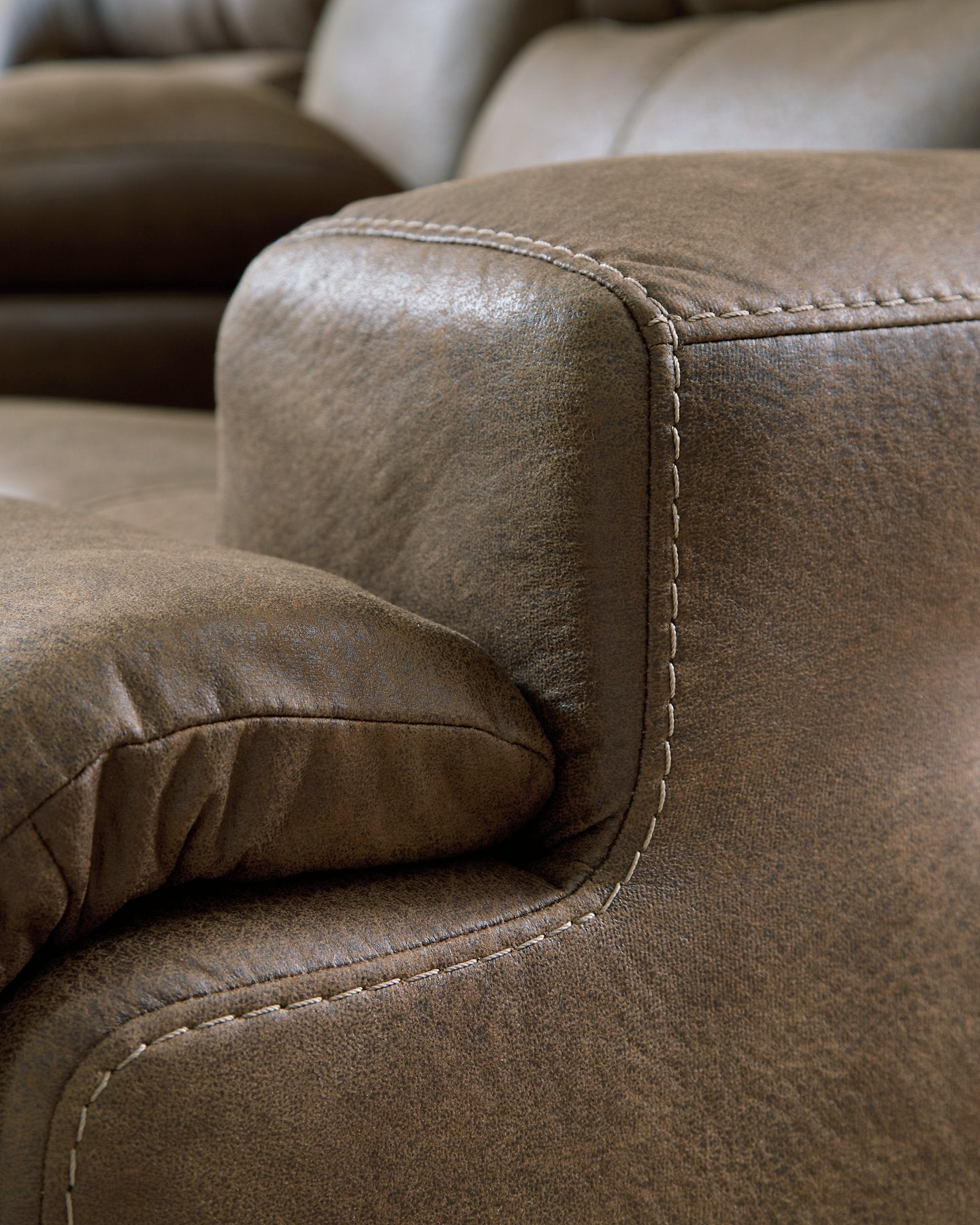 Beckley Place Power Reclining Loveseat with Console - Luxury Home Furniture (MI)