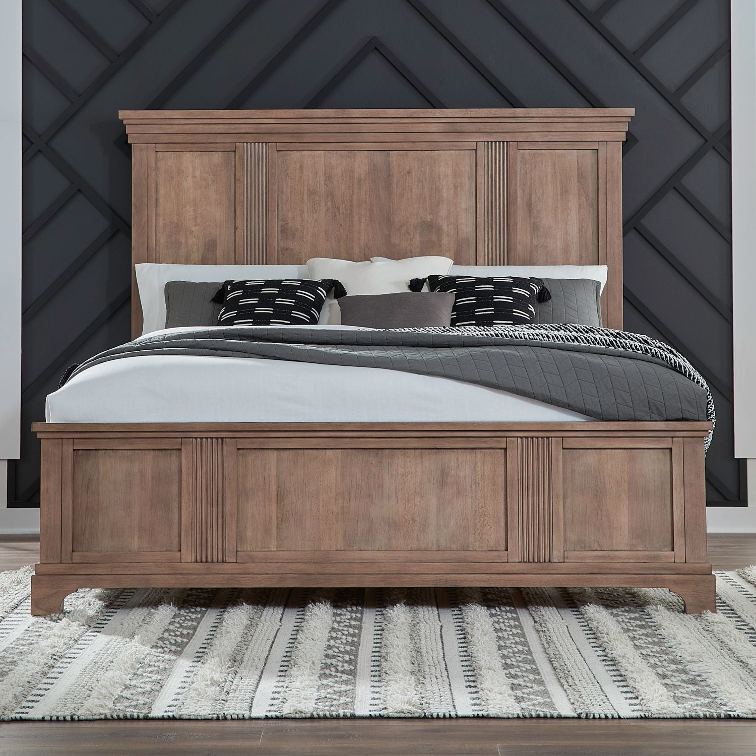 Haven Hills Queen Panel Bed image