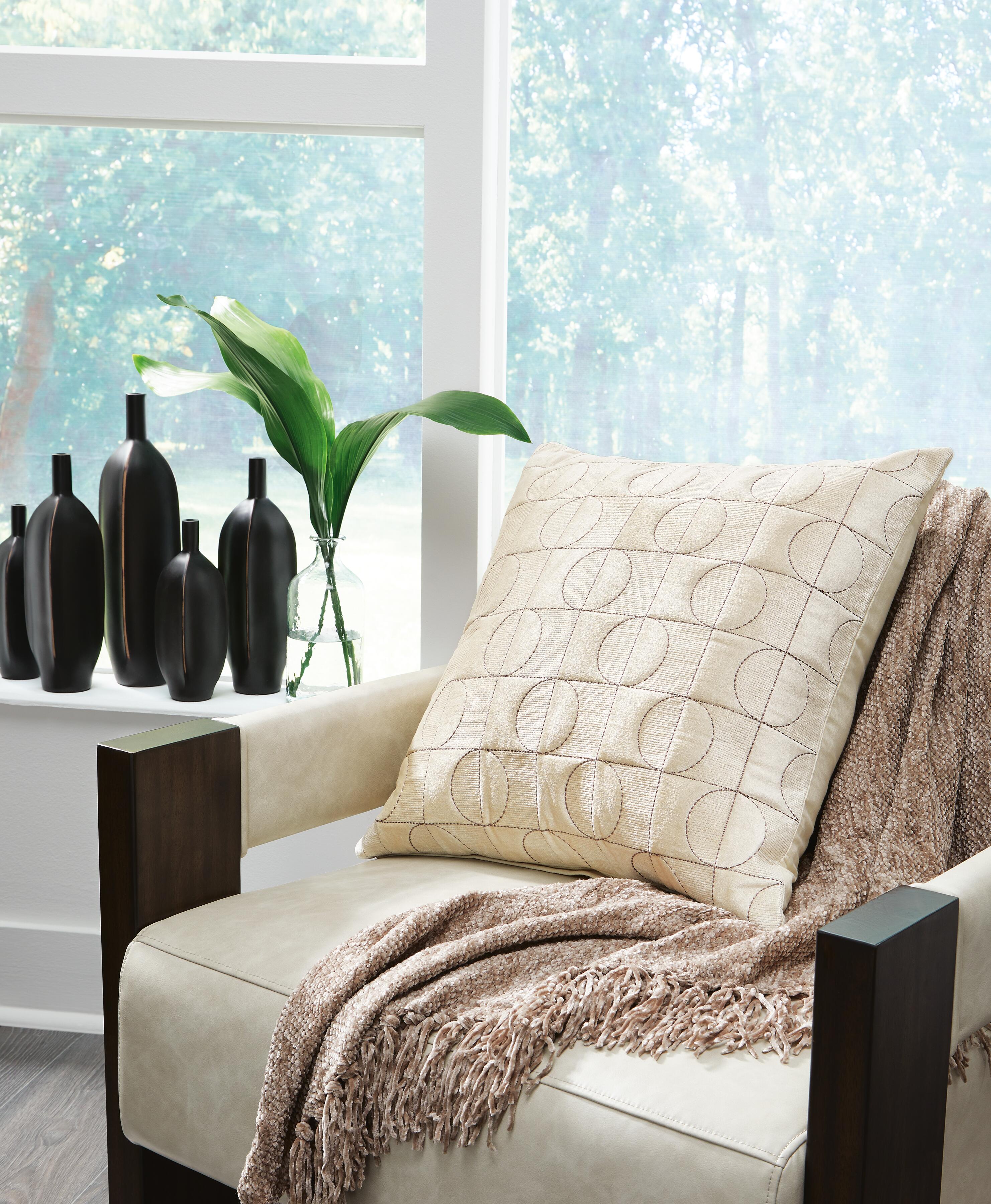 Kydner Pillow (Set of 4) - Luxury Home Furniture (MI)