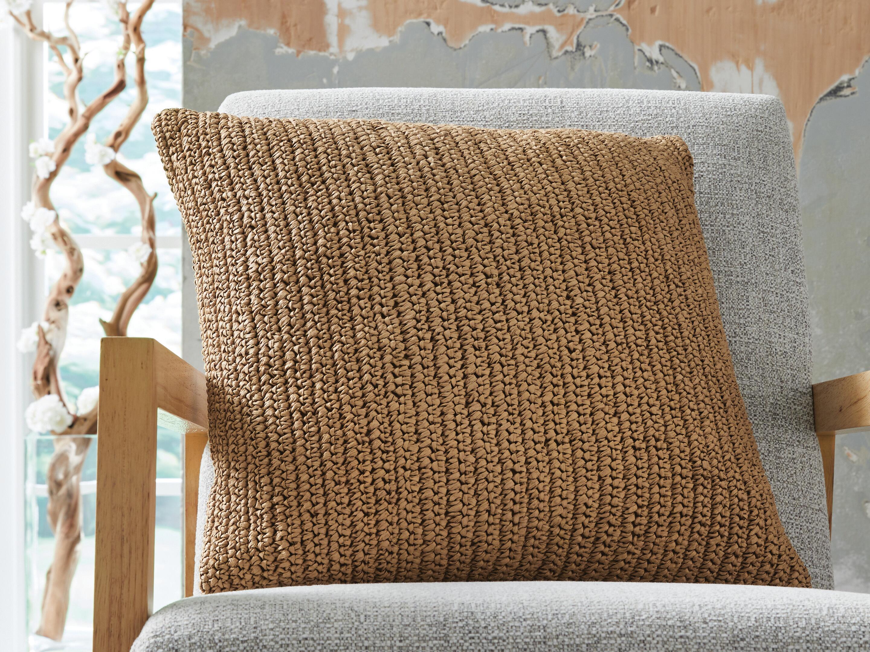 Habenvale Pillow (Set of 4) - Luxury Home Furniture (MI)