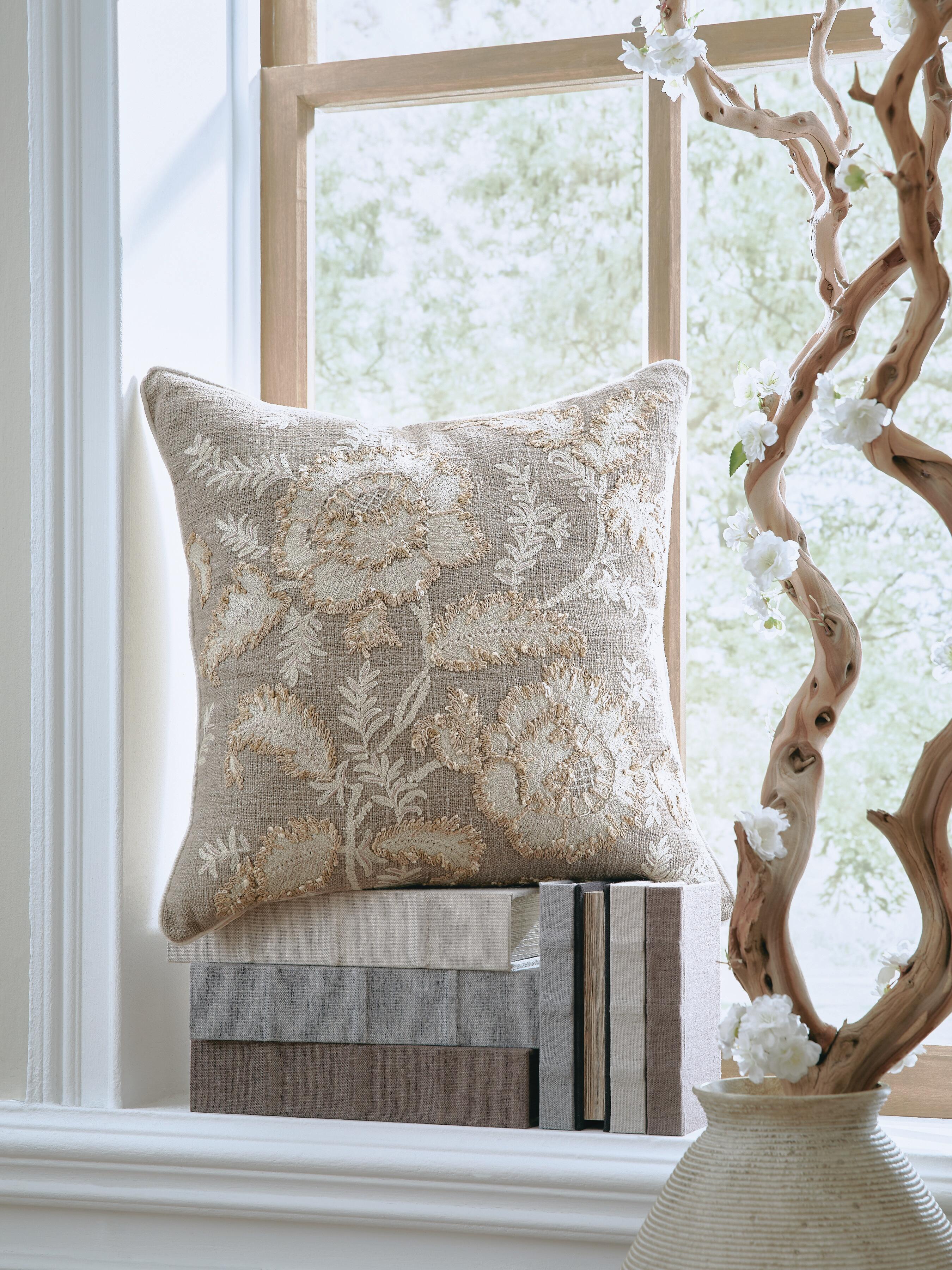 Viveka Pillow (Set of 4) - Luxury Home Furniture (MI)