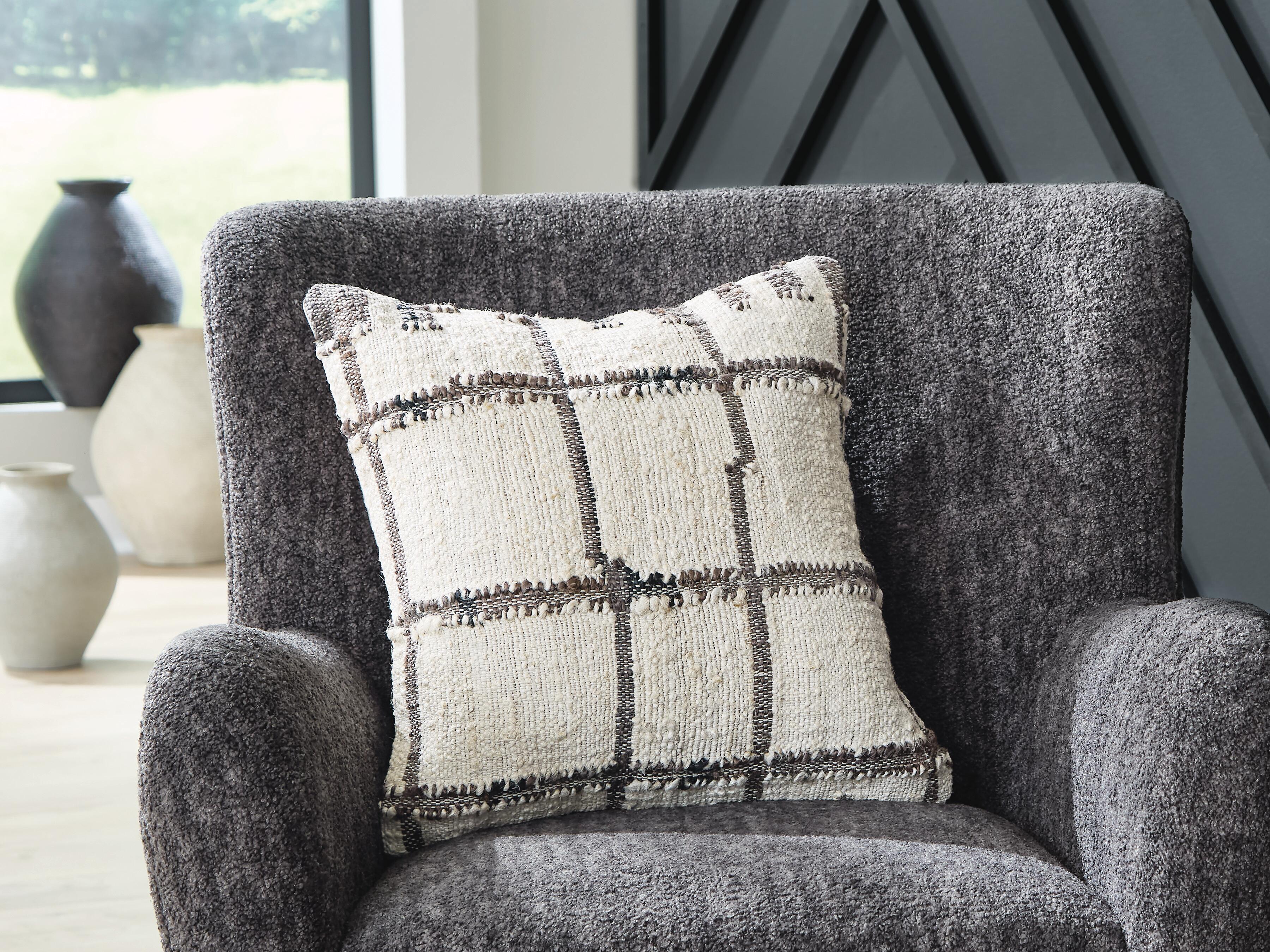 Wimings Pillow (Set of 4) - Luxury Home Furniture (MI)