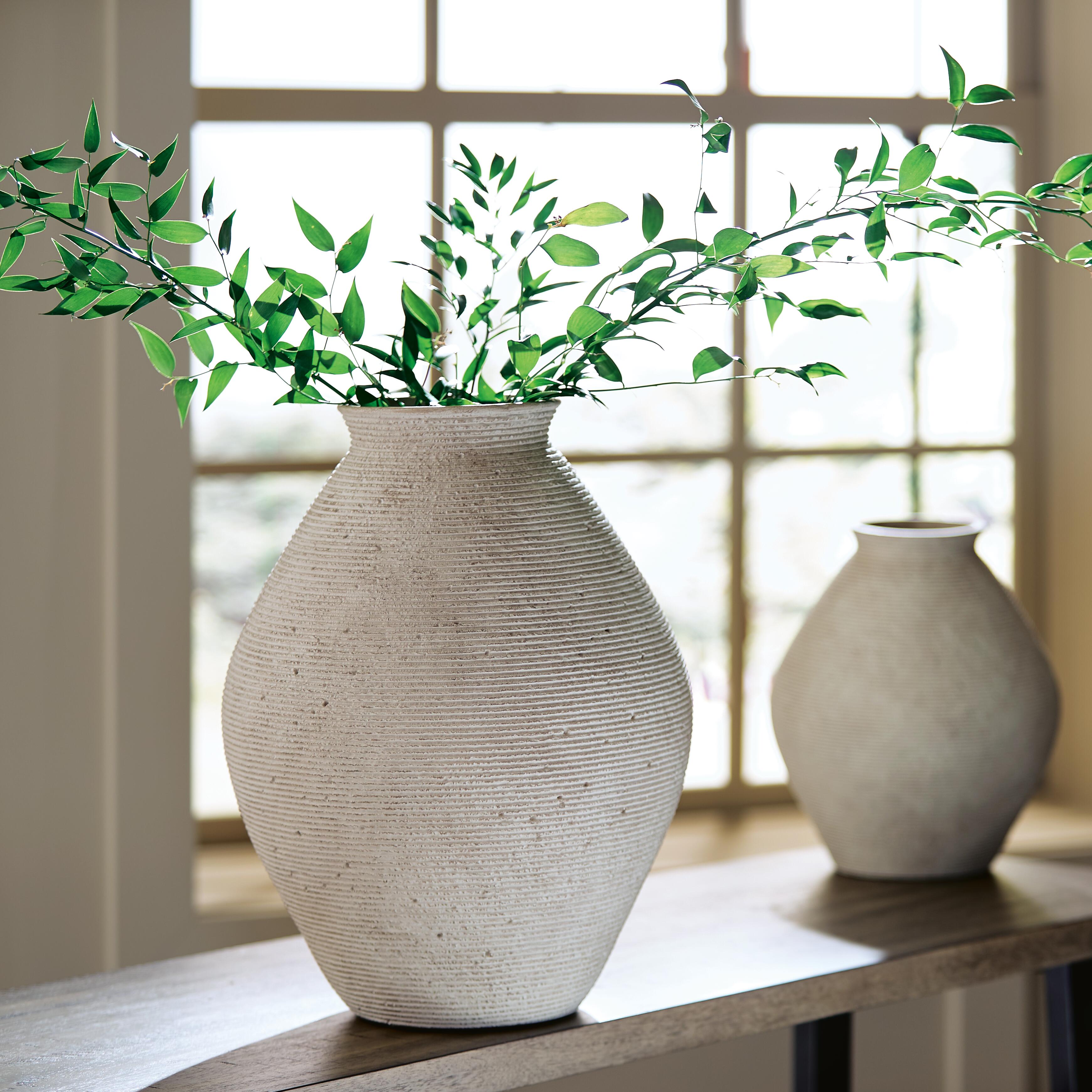 Hannela Vase - Luxury Home Furniture (MI)