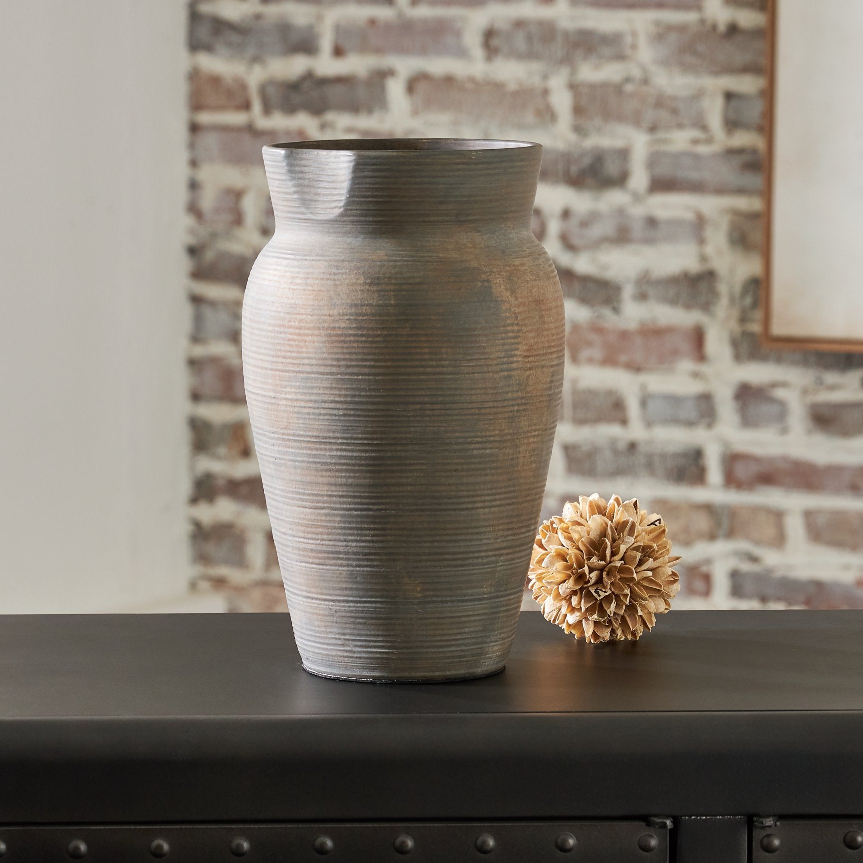 Brickmen Vase - Luxury Home Furniture (MI)