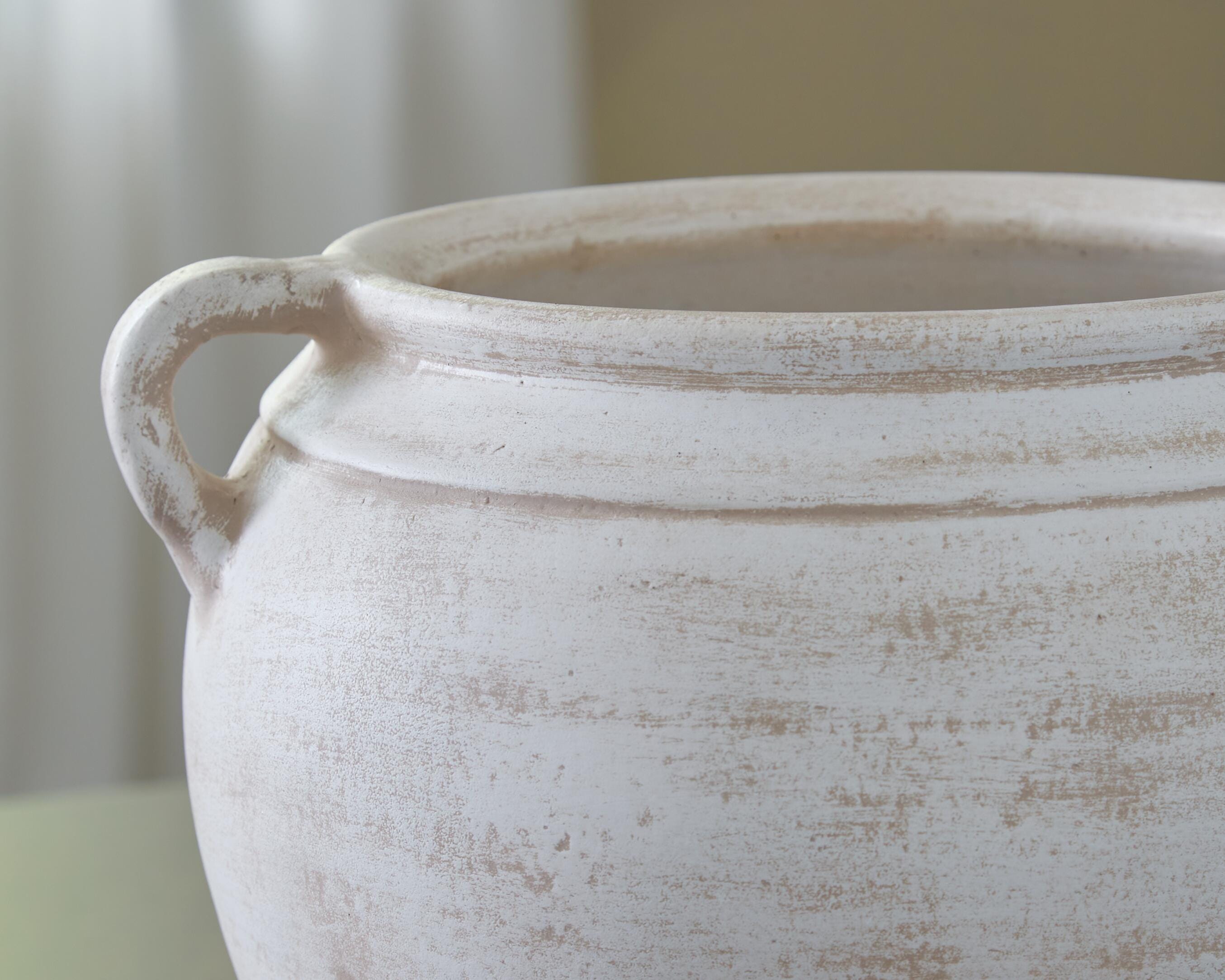 Meadie Vase - Luxury Home Furniture (MI)