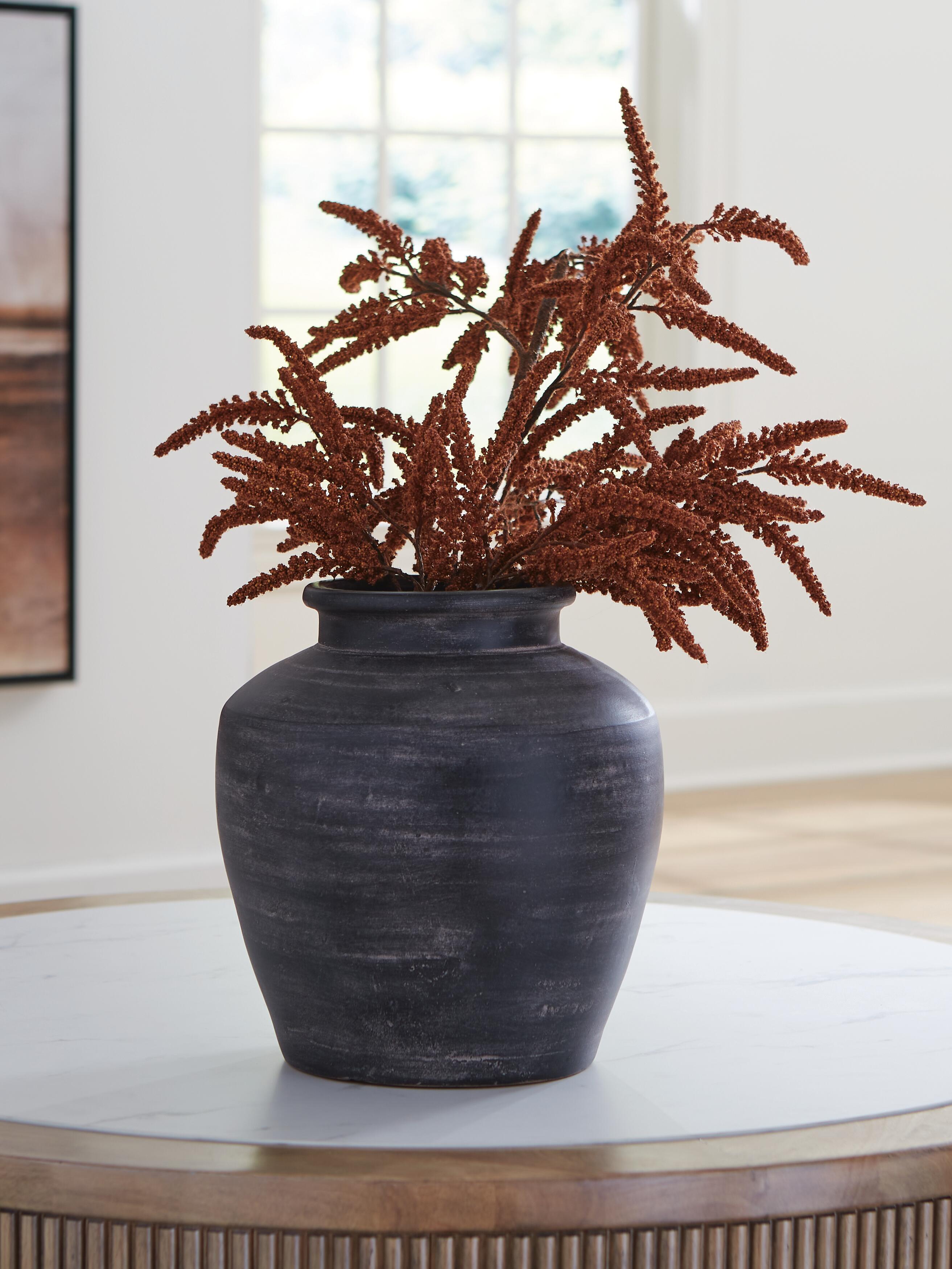 Meadie Vase - Luxury Home Furniture (MI)