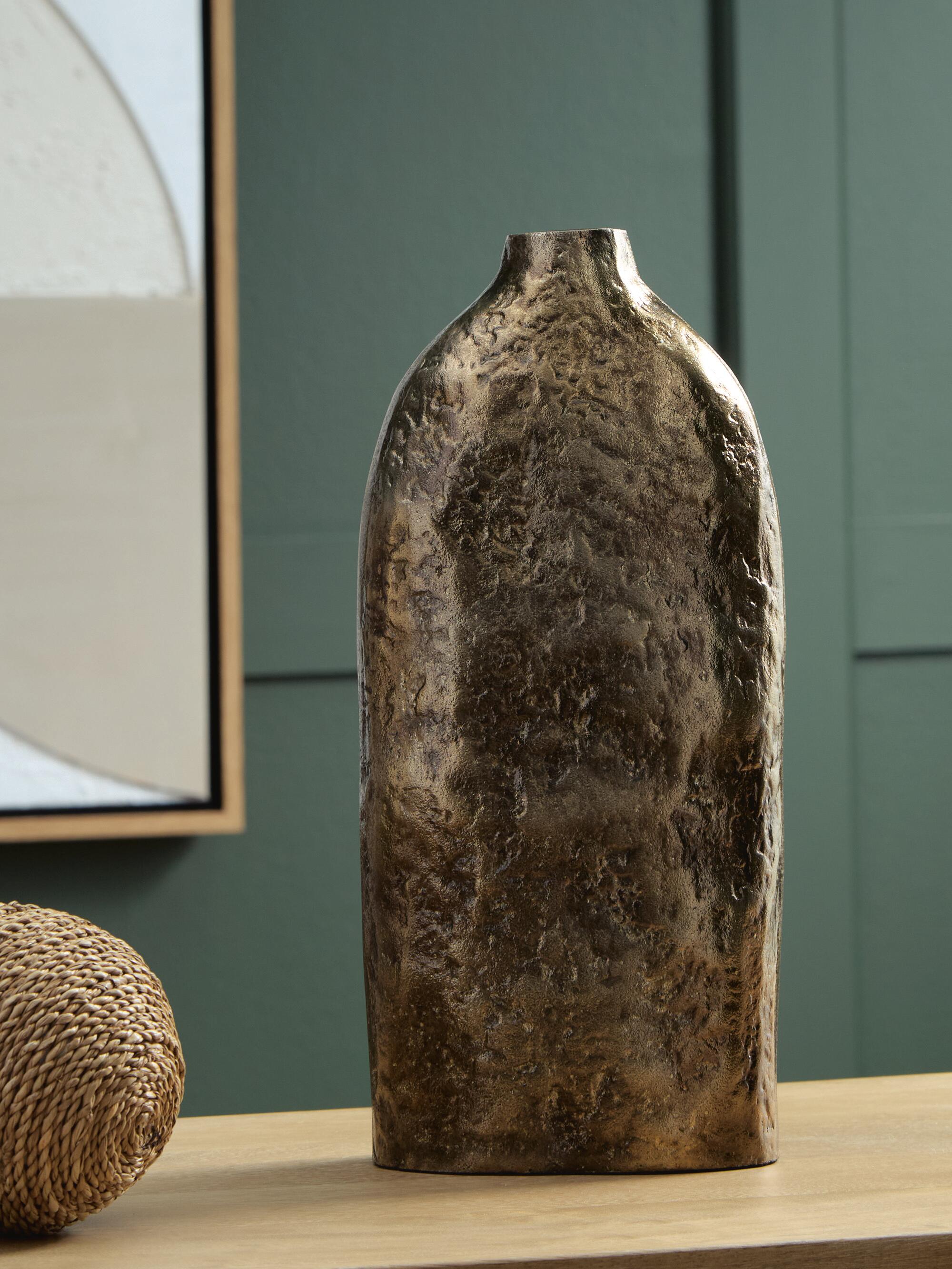Wallmond Vase - Luxury Home Furniture (MI)