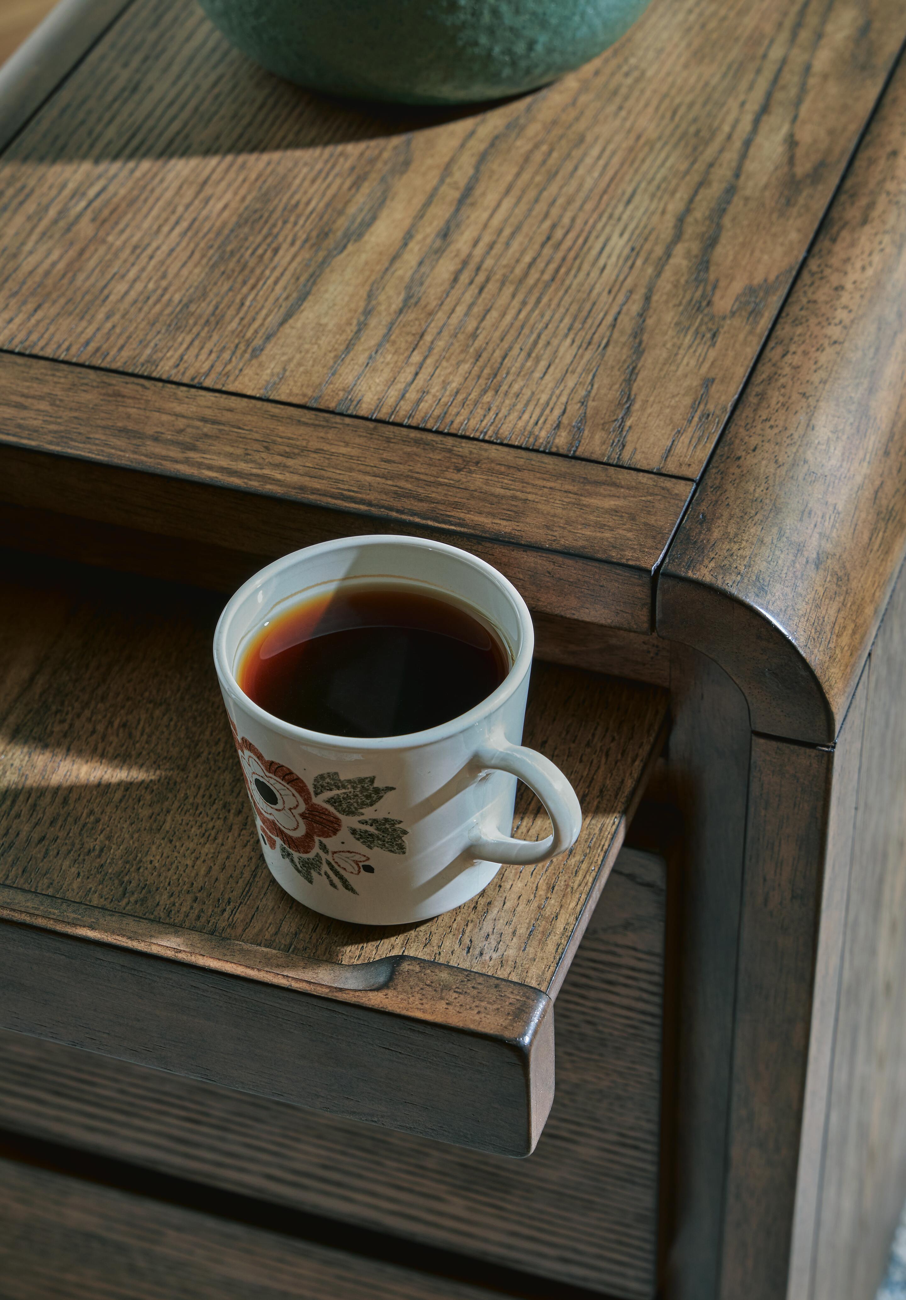 Jensworth Accent Table - Luxury Home Furniture (MI)