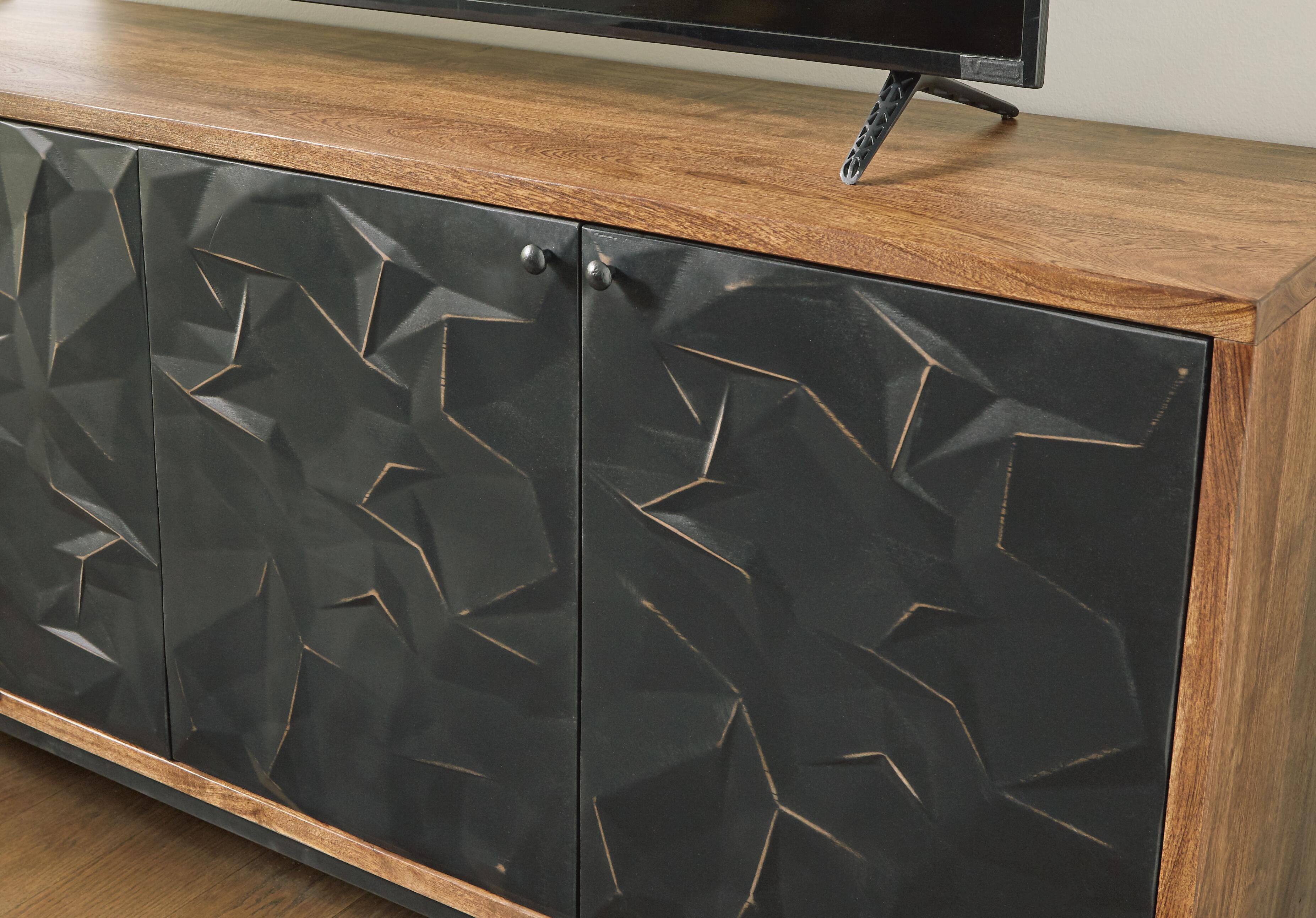 Dorannby Accent Cabinet - Luxury Home Furniture (MI)