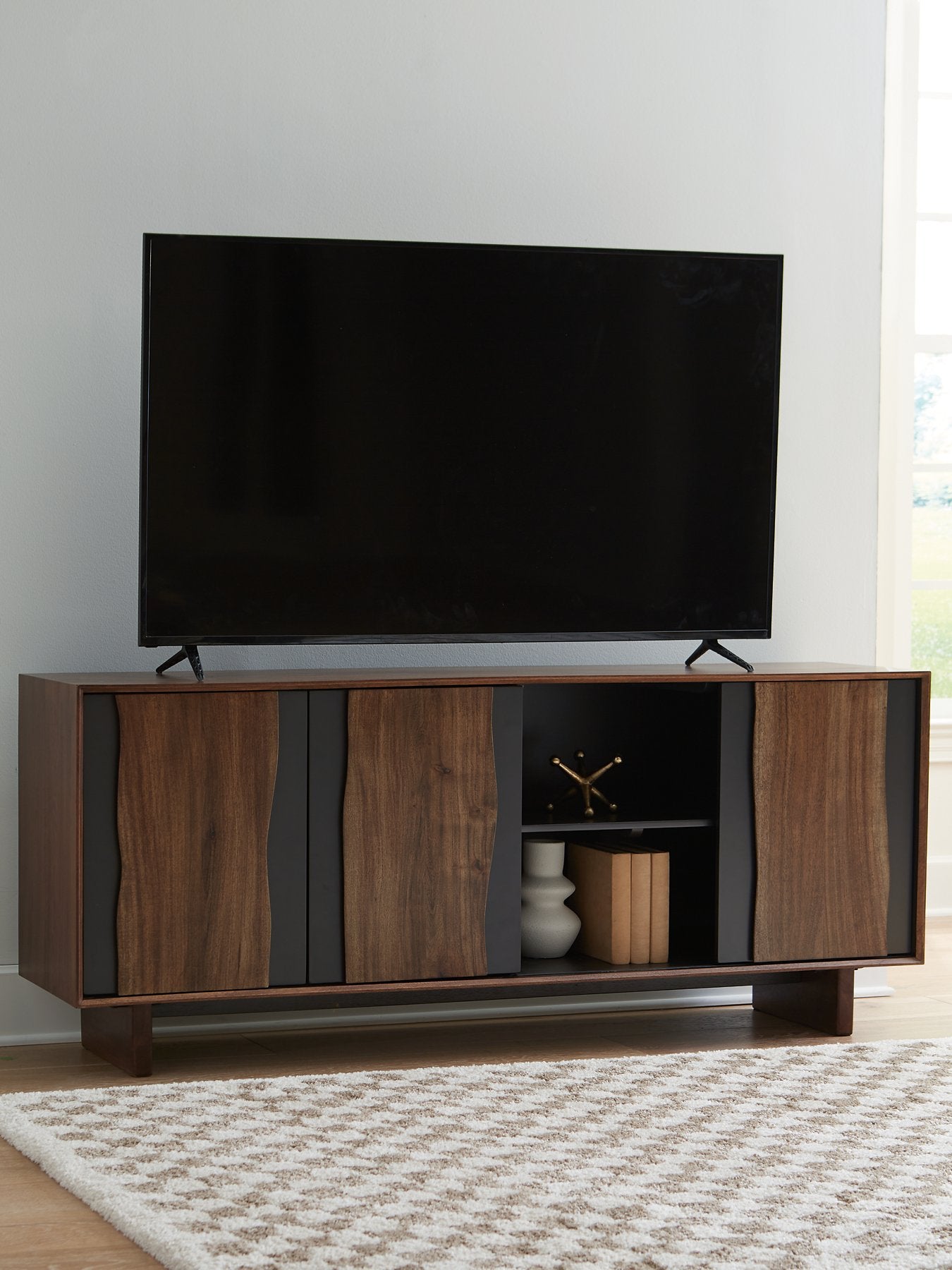 Welby Accent Cabinet - Luxury Home Furniture (MI)