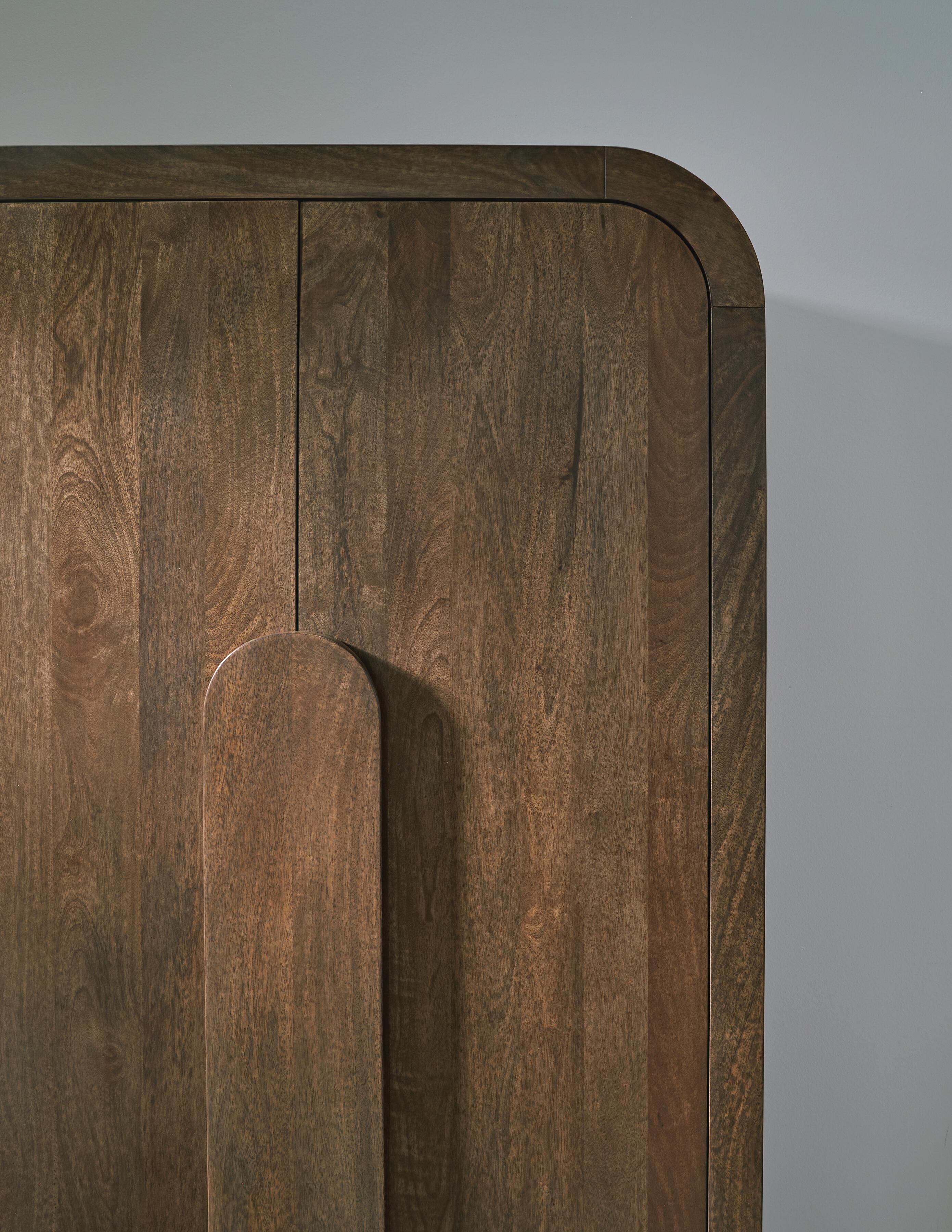 Thoren Accent Cabinet - Luxury Home Furniture (MI)
