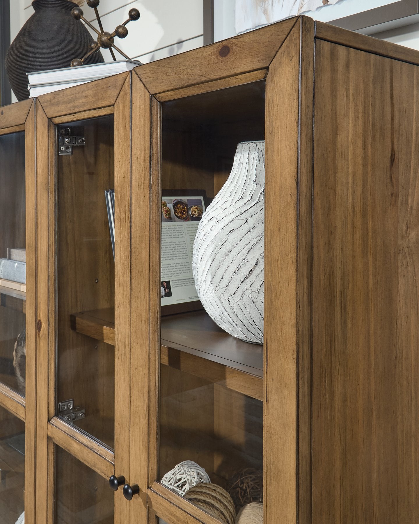Wrenridge Accent Cabinet - Luxury Home Furniture (MI)