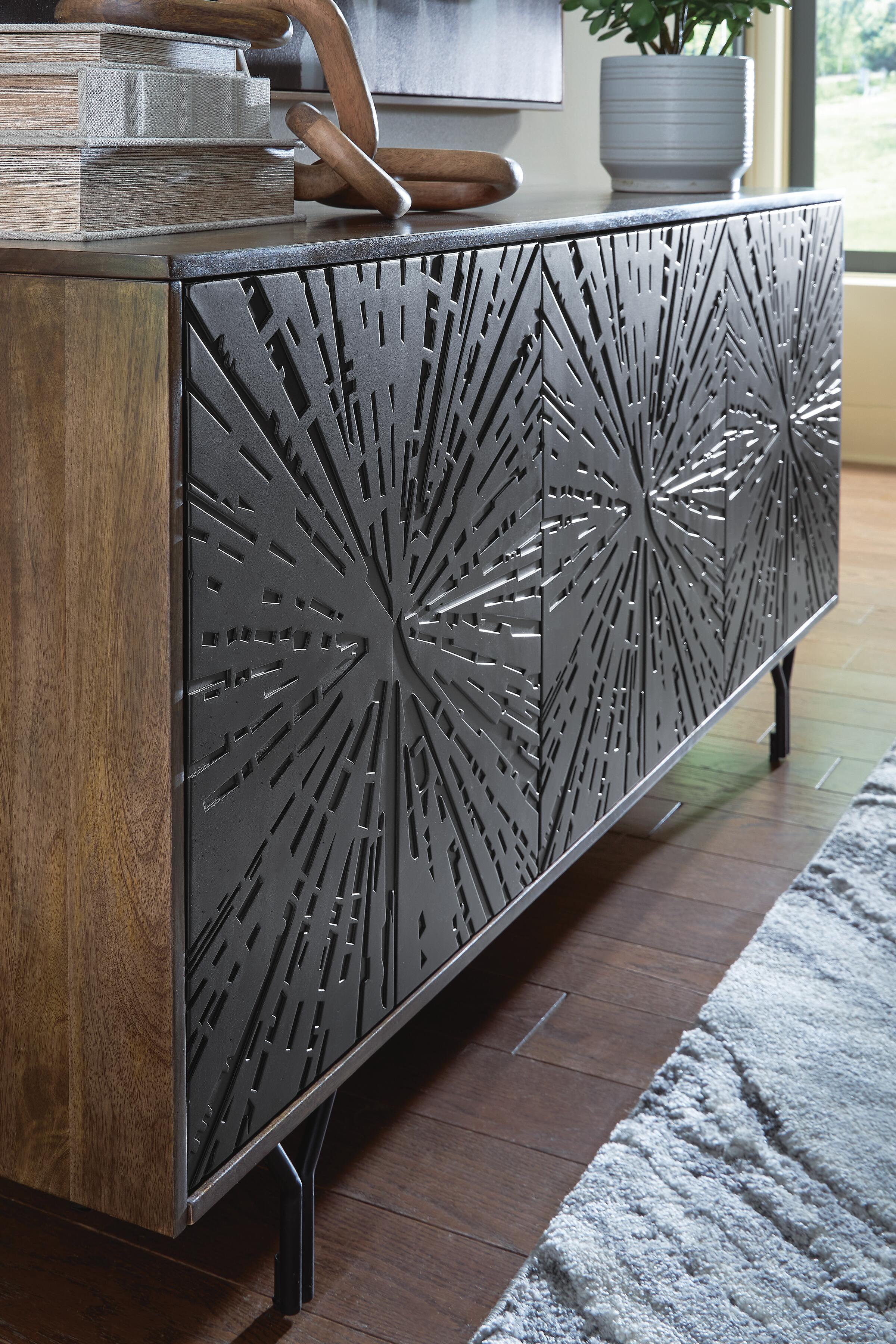 Lavinmont Accent Cabinet - Luxury Home Furniture (MI)