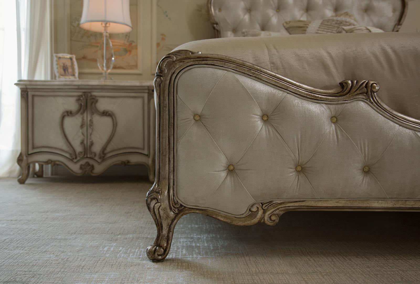 Platine de Royale Queen Panel Bed in Antique Platinum 09000QNPL3-101