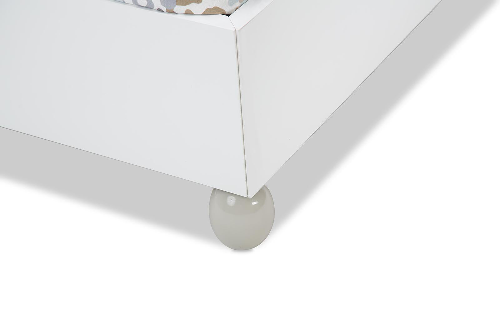 Sky Tower King Upholstered Platform Bed in White Cloud - Luxury Home Furniture (MI)