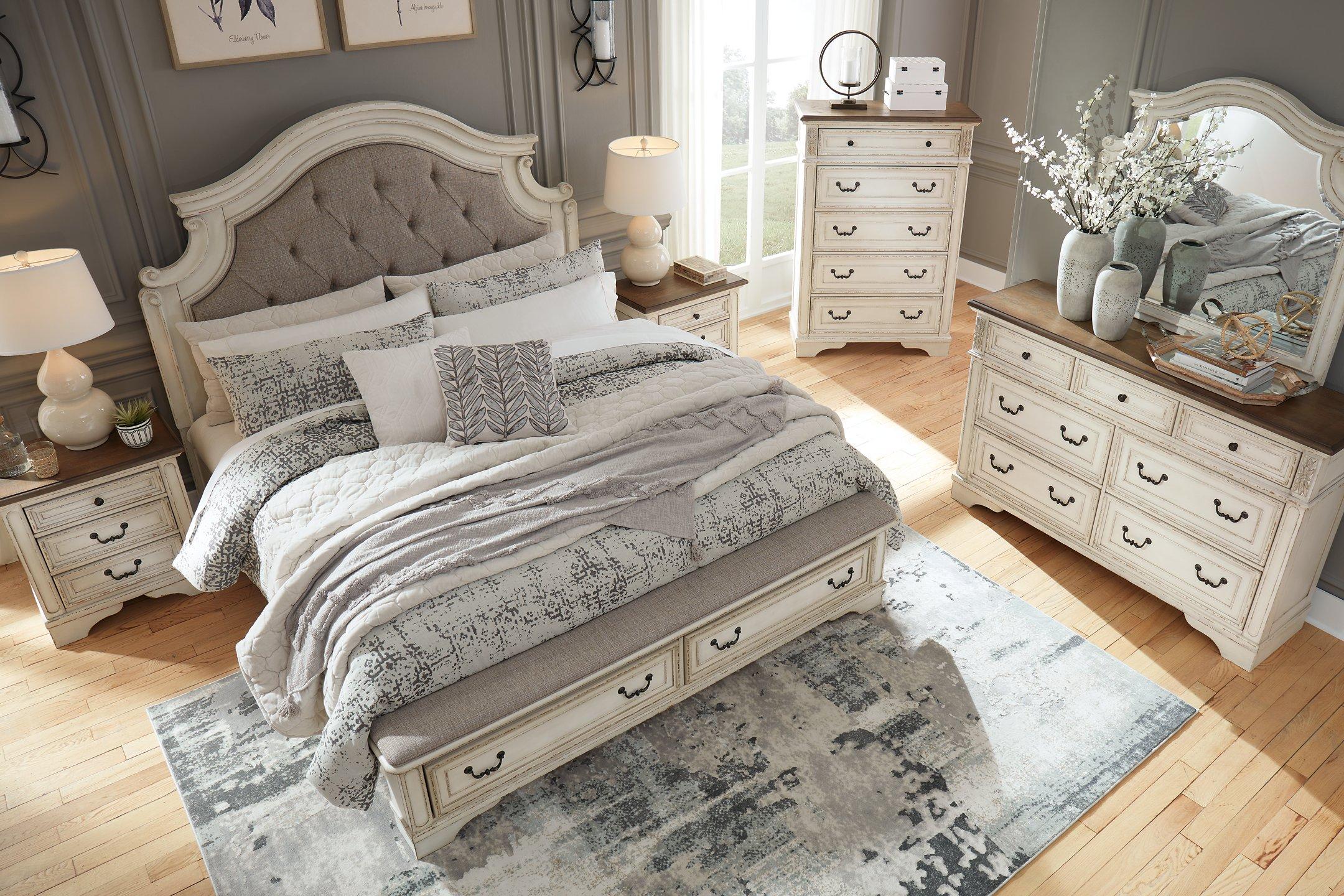 Realyn Upholstered Bed - Luxury Home Furniture (MI)