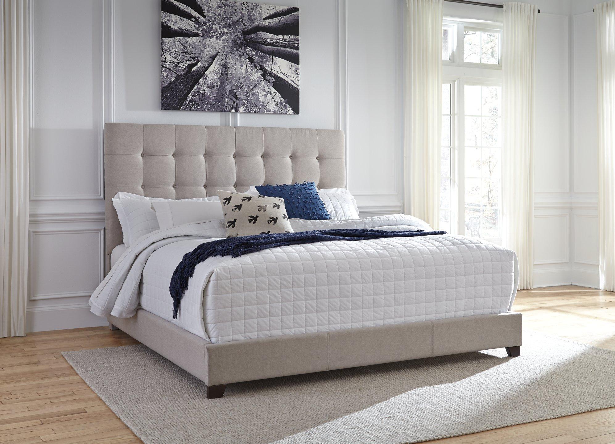 Dolante Upholstered Bed - Luxury Home Furniture (MI)