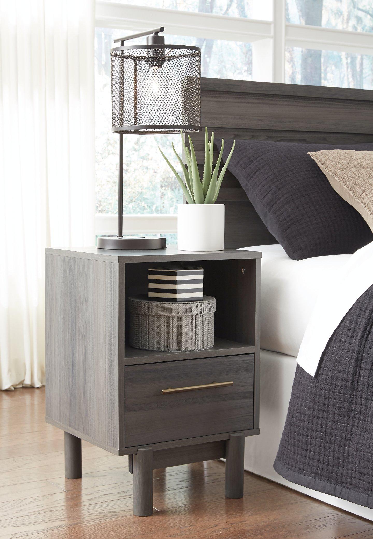 Brymont Nightstand