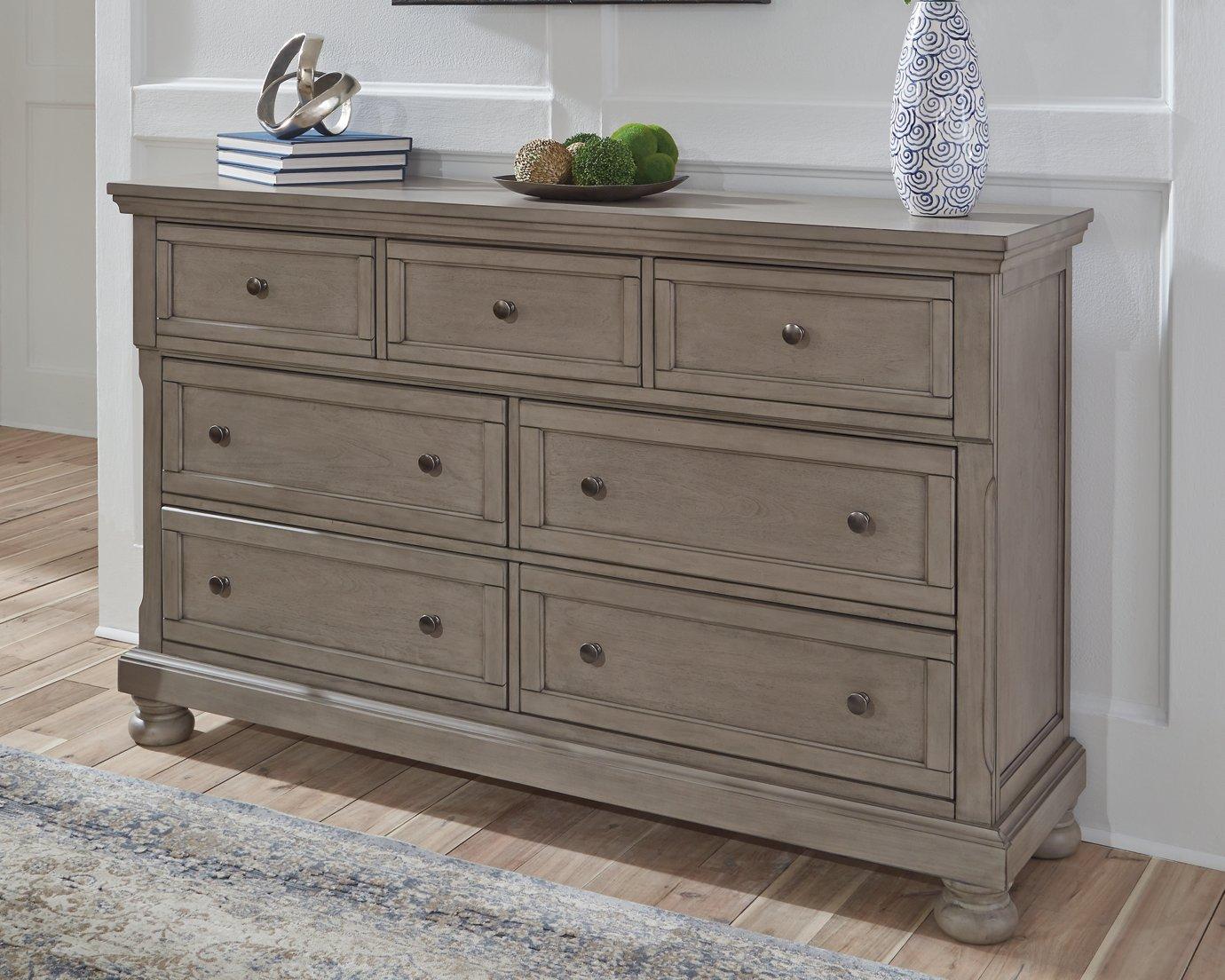 Lettner Dresser and Mirror - Luxury Home Furniture (MI)