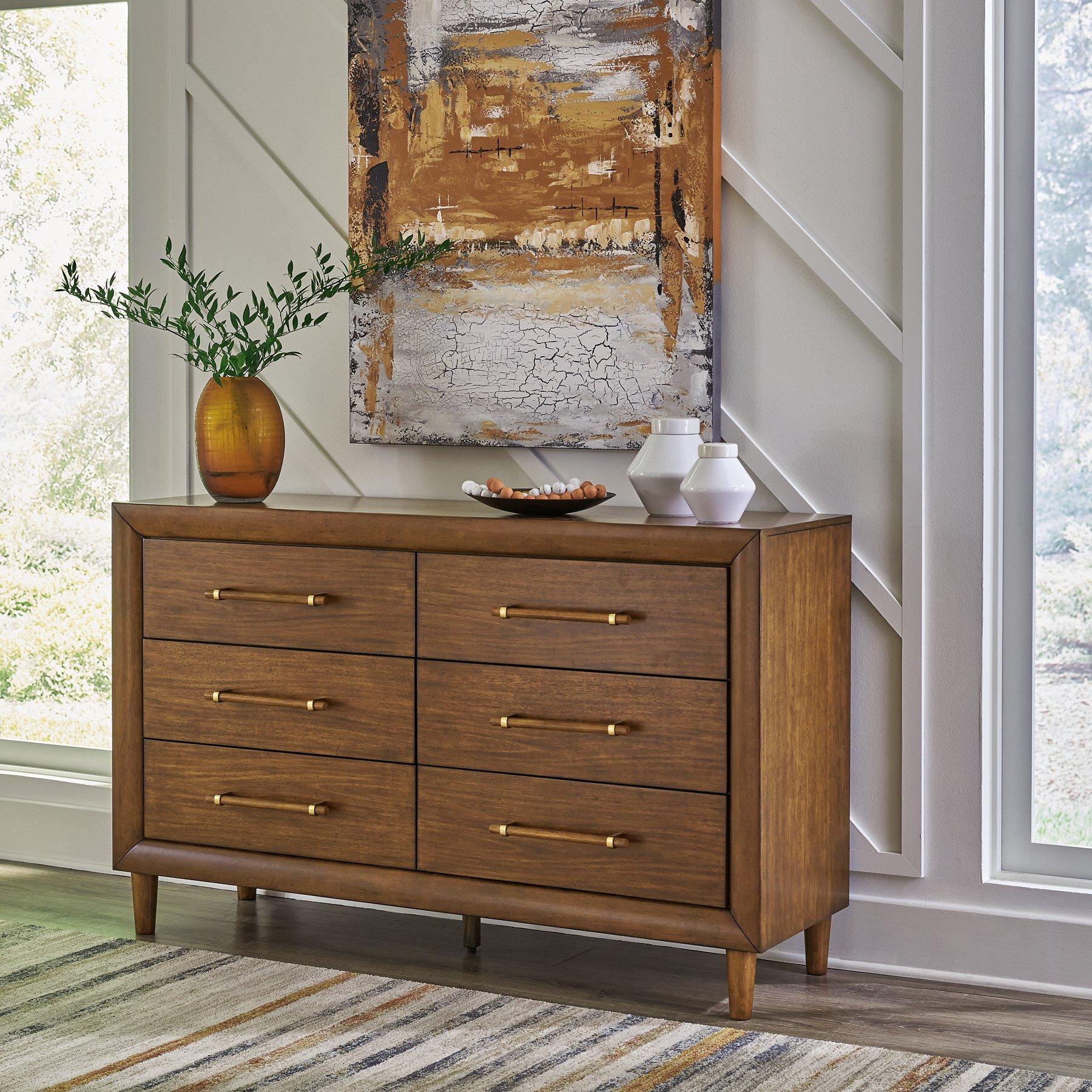 Lyncott Dresser and Mirror - Luxury Home Furniture (MI)