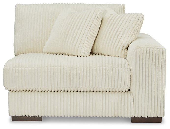 Lindyn Sectional - Luxury Home Furniture (MI)
