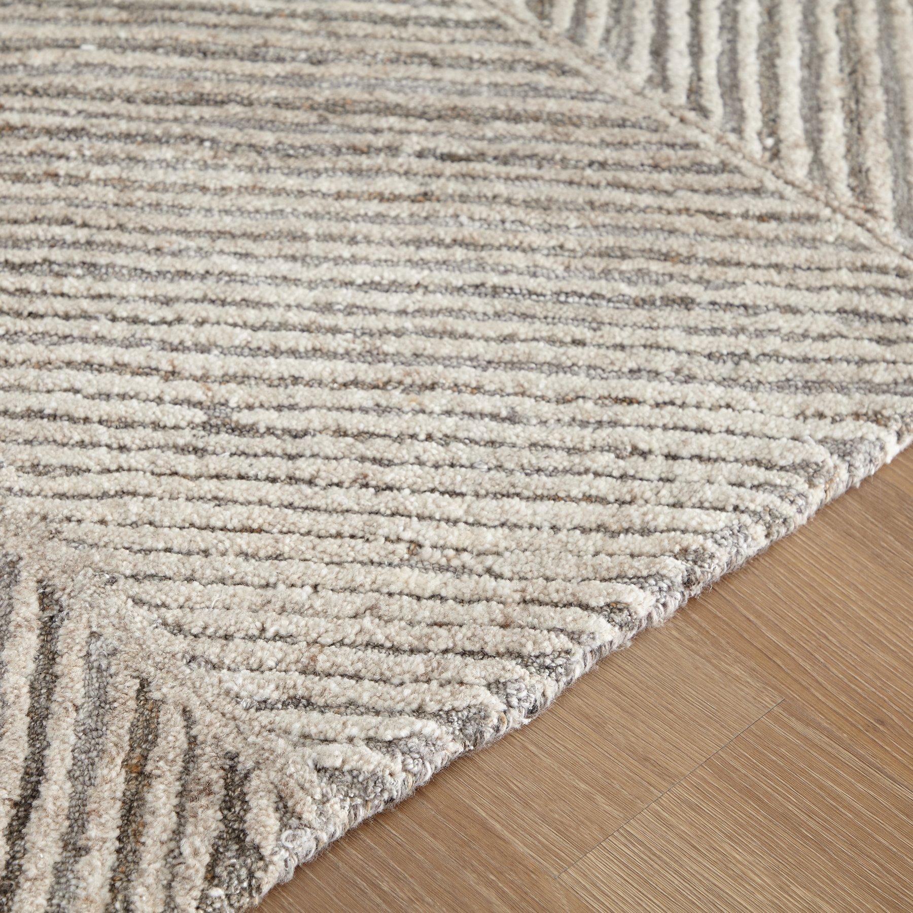 Leaford 7'8" x 10' Rug - Luxury Home Furniture (MI)