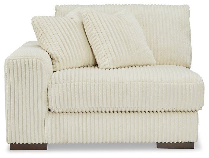 Lindyn Sectional - Luxury Home Furniture (MI)