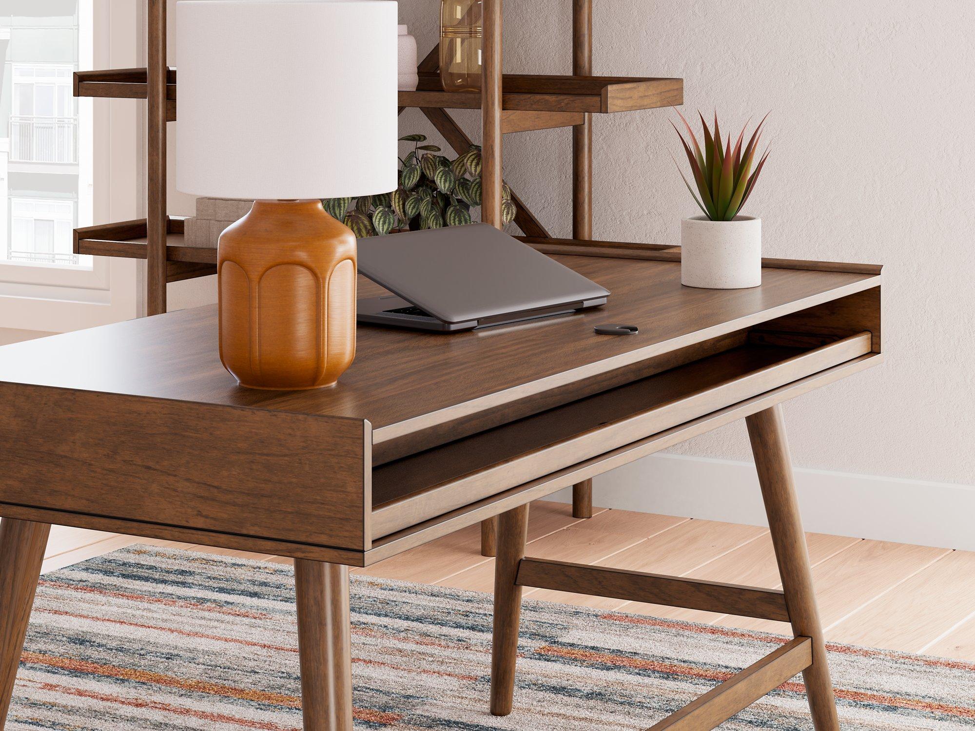 Lyncott Home Office Set - Luxury Home Furniture (MI)