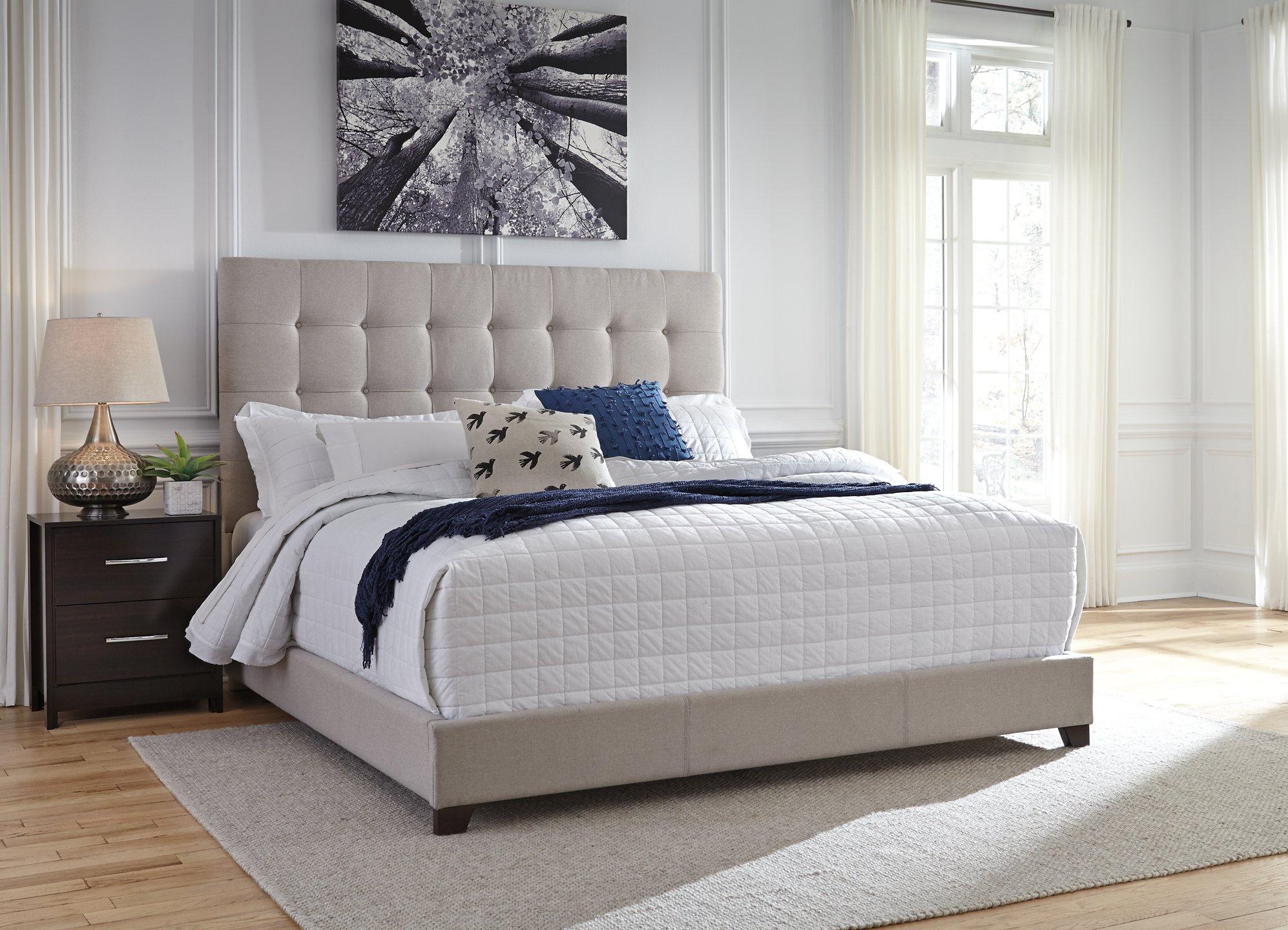 Dolante Upholstered Bed - Luxury Home Furniture (MI)
