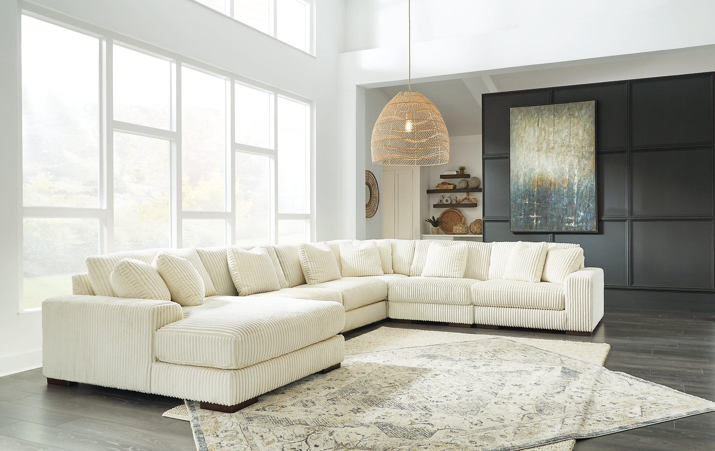 Lindyn Sectional with Chaise - Luxury Home Furniture (MI)