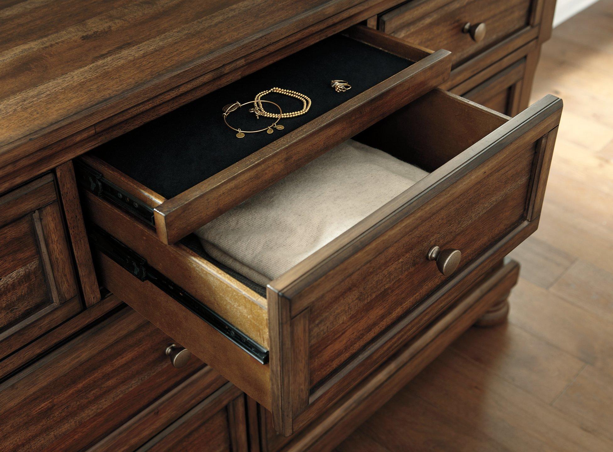 Flynnter Dresser - Luxury Home Furniture (MI)