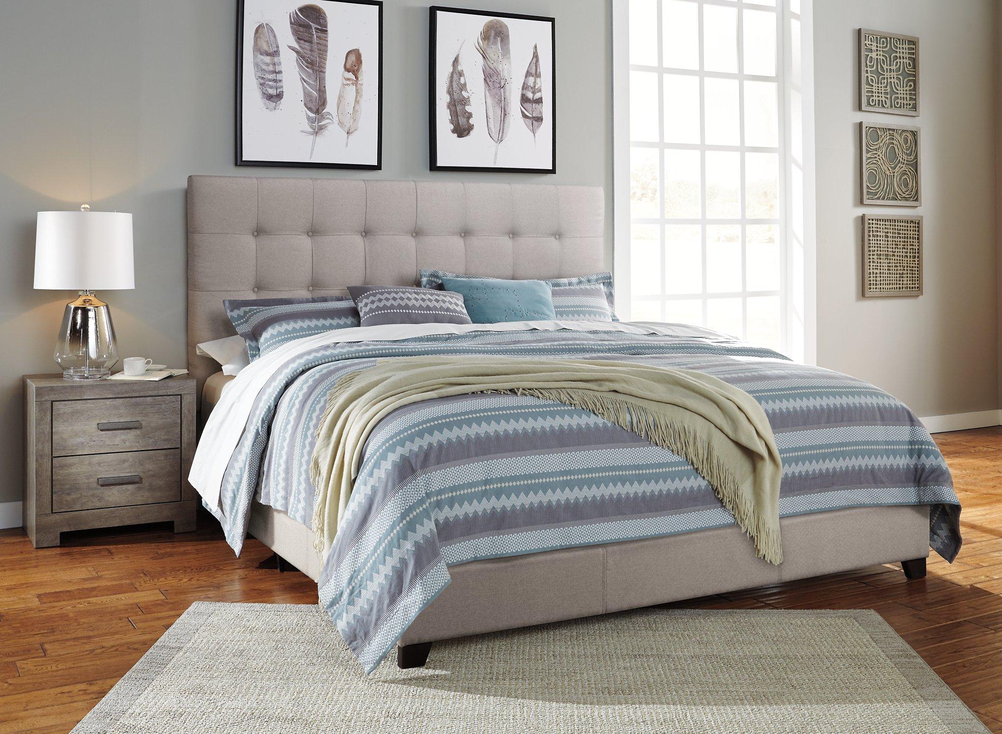 Dolante Upholstered Bed - Luxury Home Furniture (MI)
