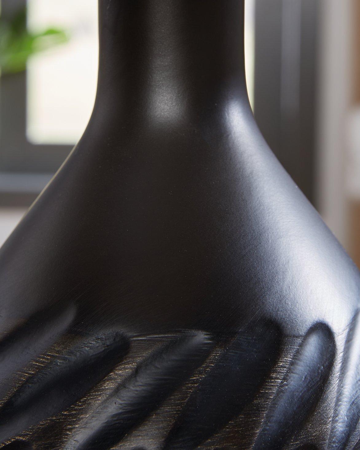 Garinton Table Lamp - Luxury Home Furniture (MI)