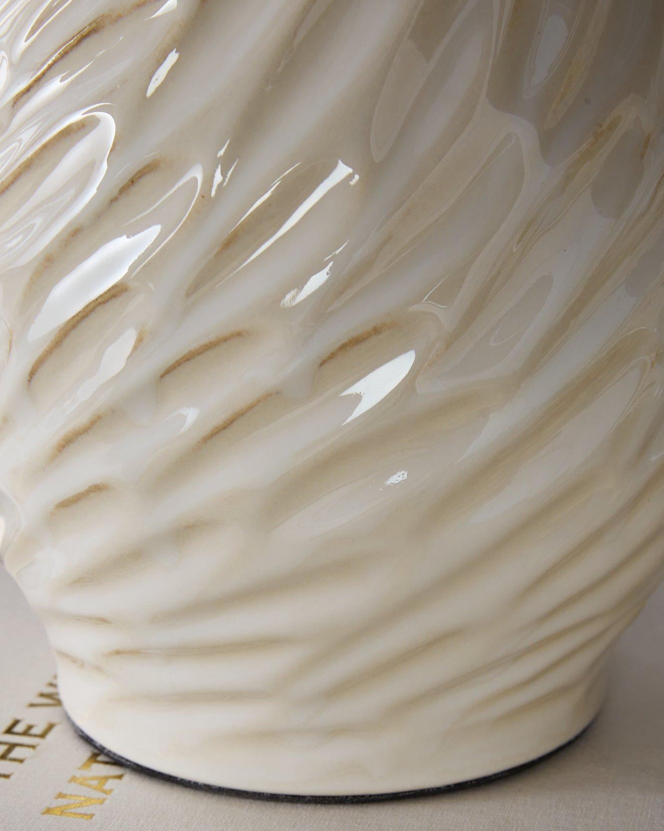 Garinton Table Lamp - Luxury Home Furniture (MI)