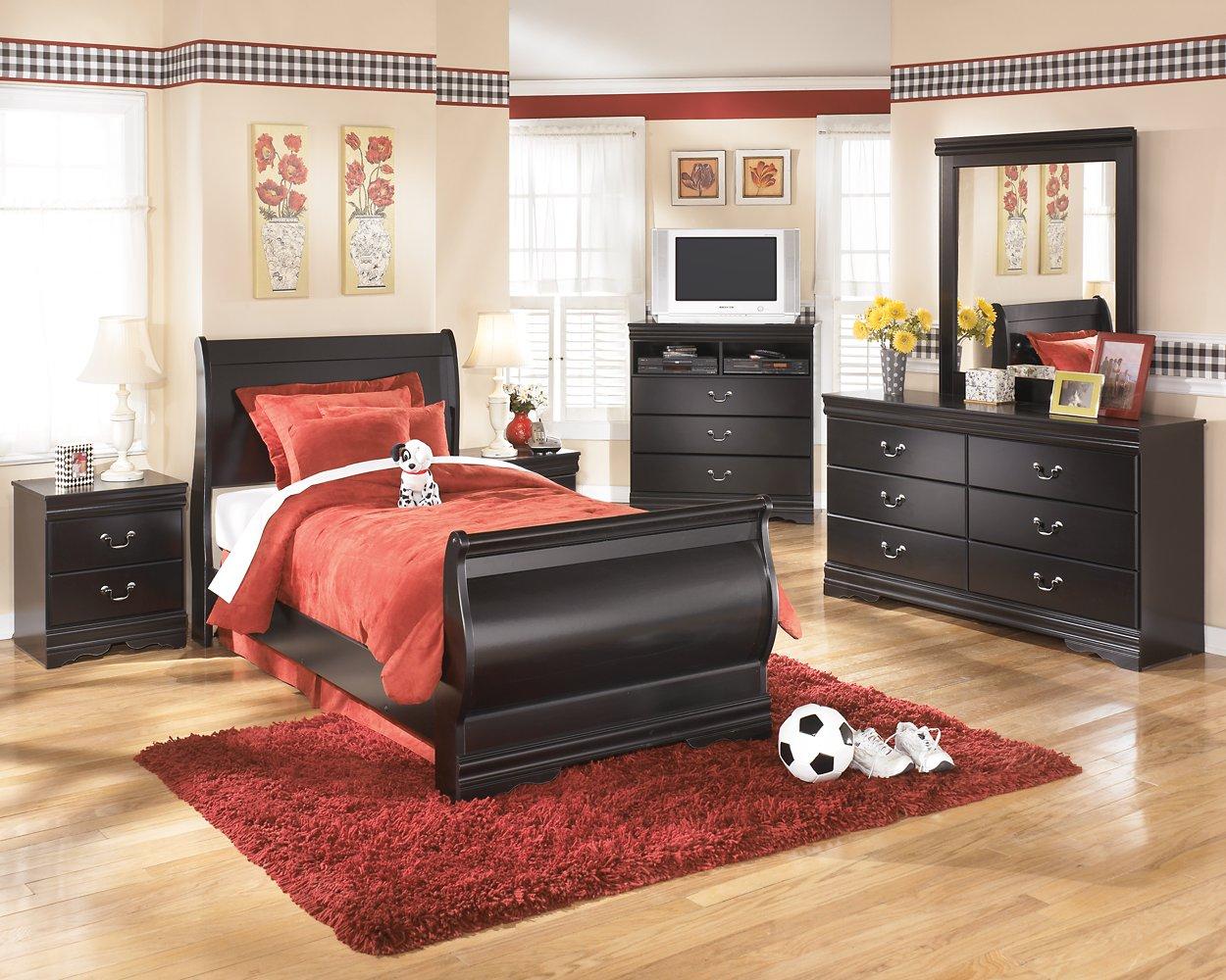 Huey Vineyard Dresser and Mirror - Luxury Home Furniture (MI)